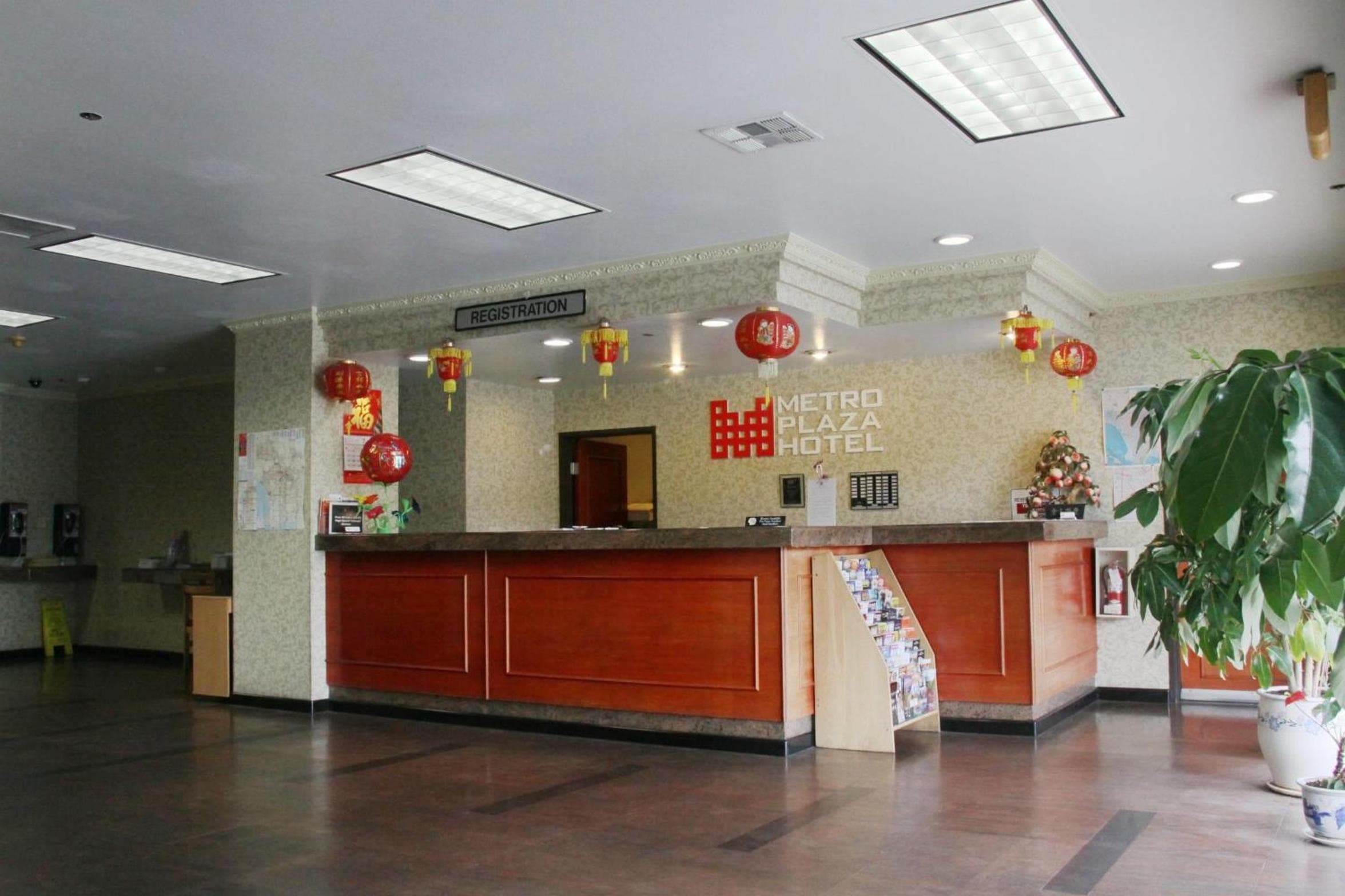 Metro Plaza Hotel — 15