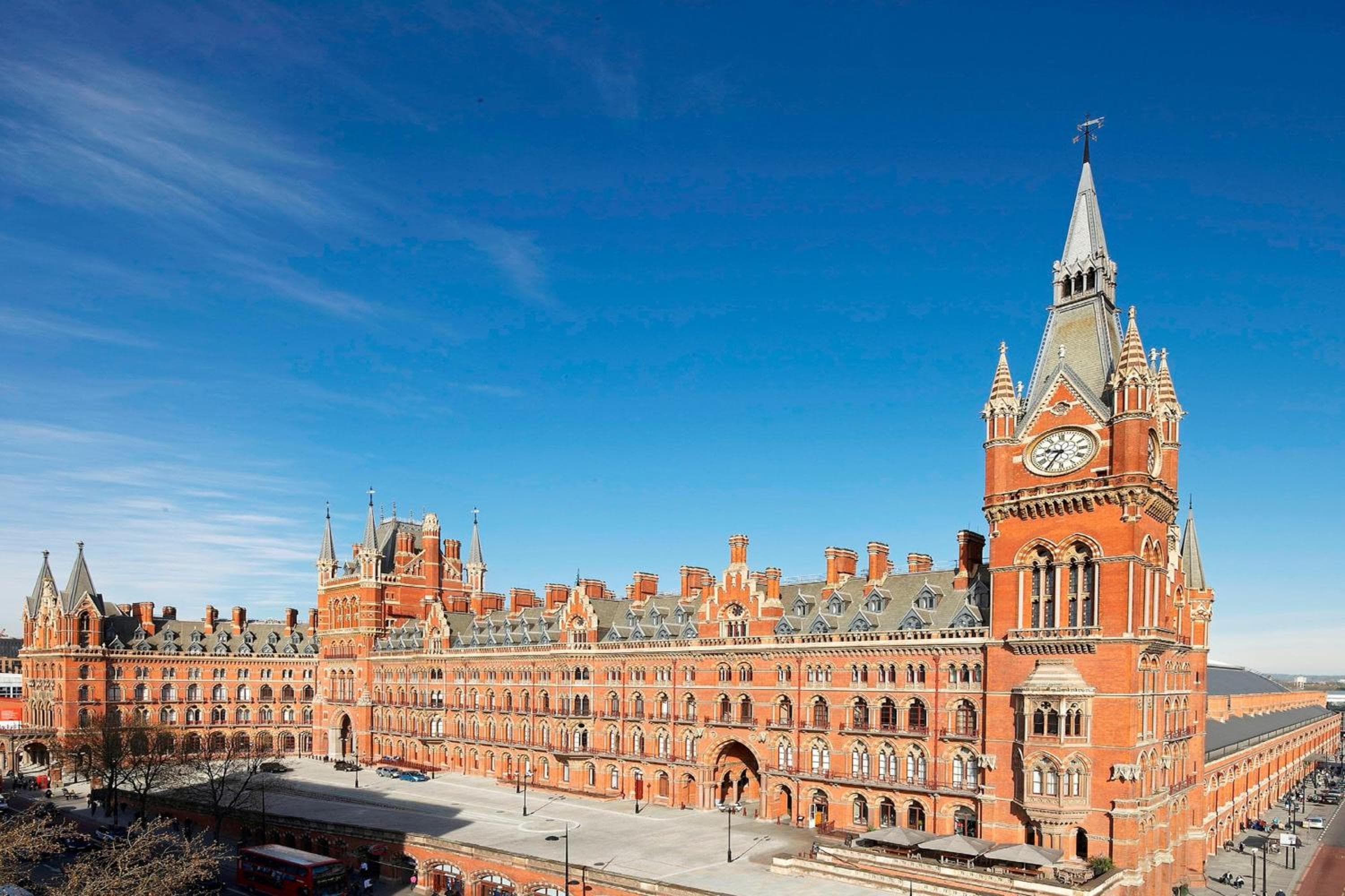 St Pancras London, Autograph Collection — 30
