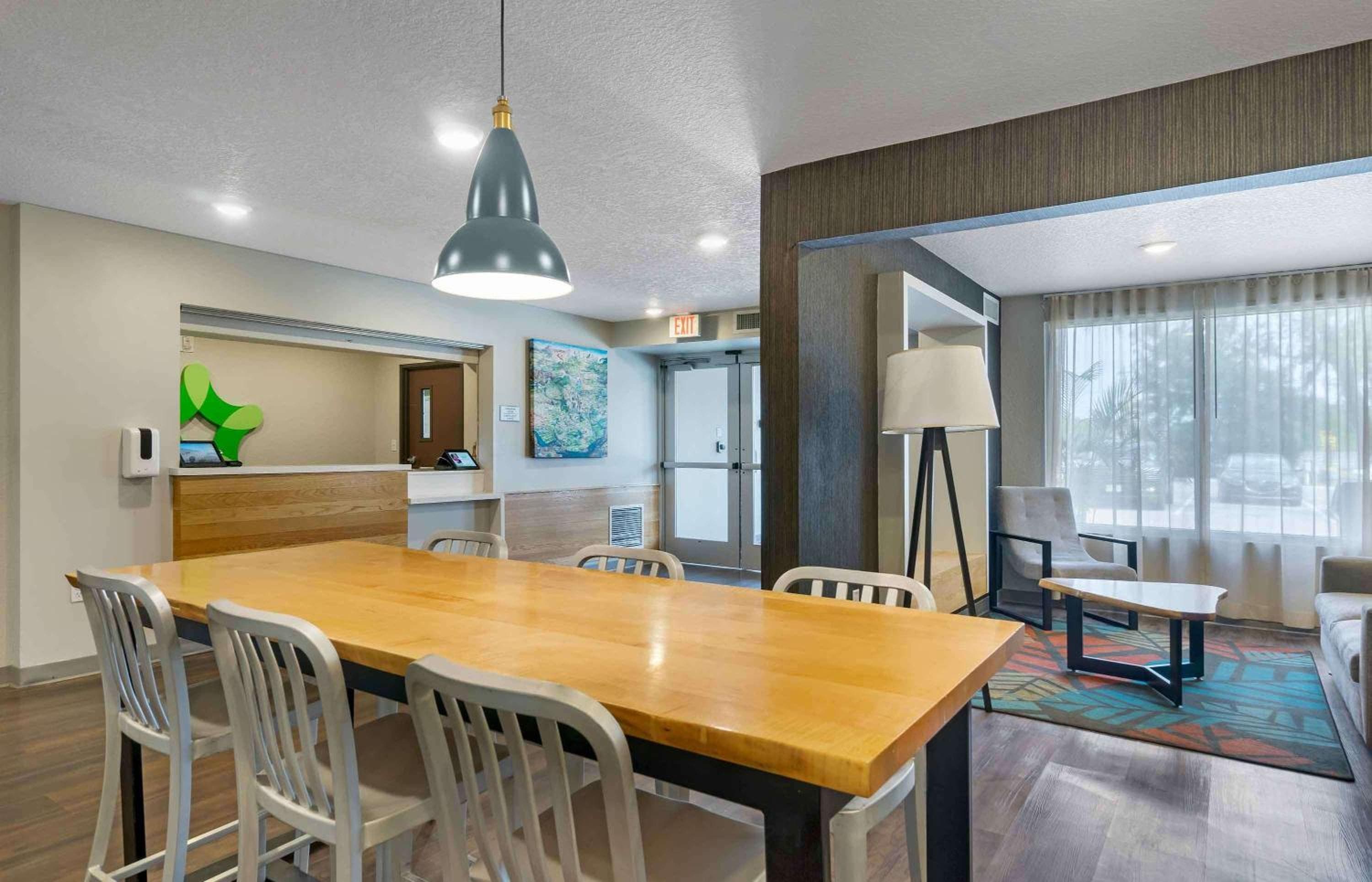 Extended Stay America Select Suites - Tampa - Northeast — 4
