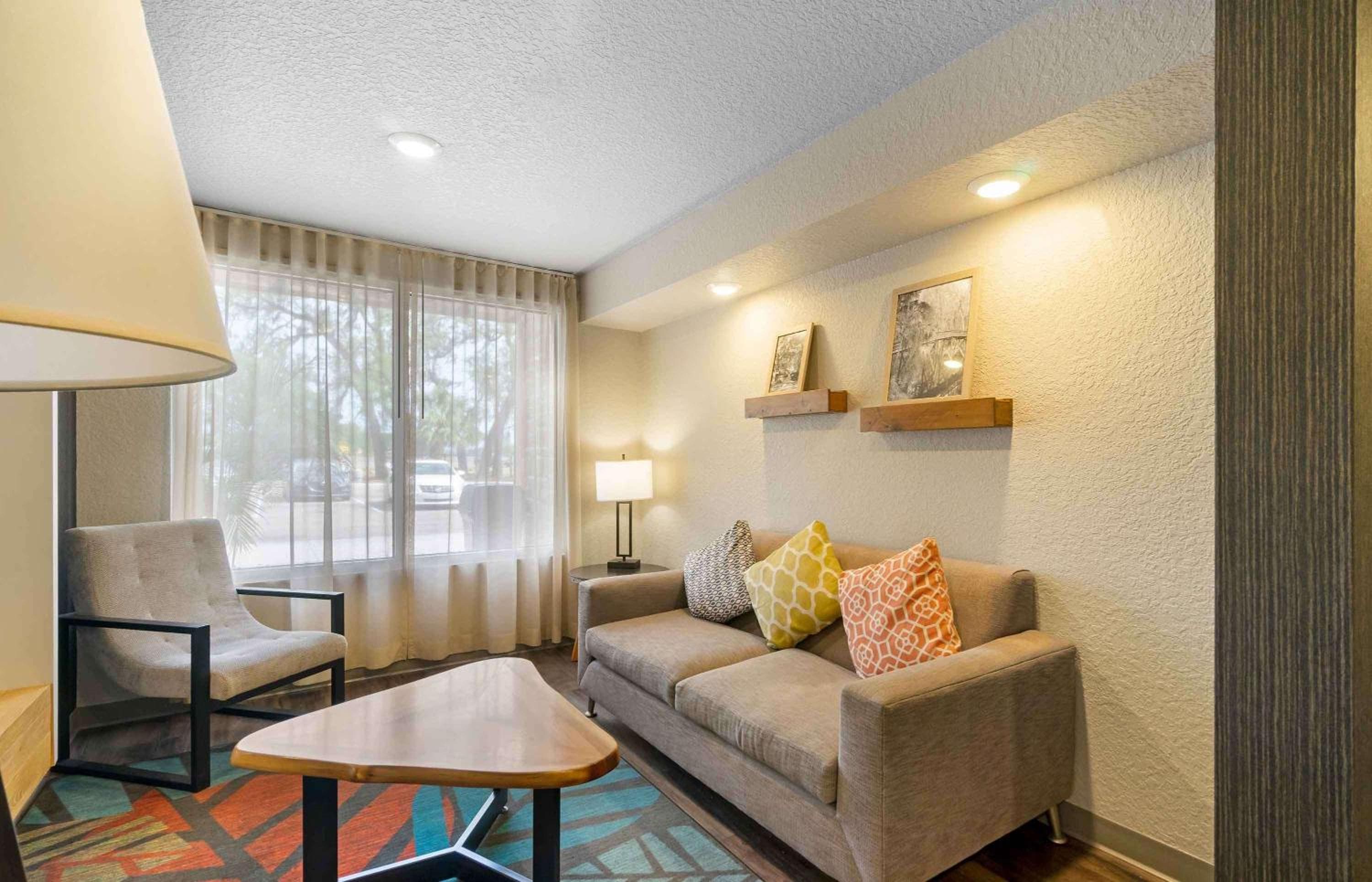 Extended Stay America Select Suites - Tampa - Northeast — 6