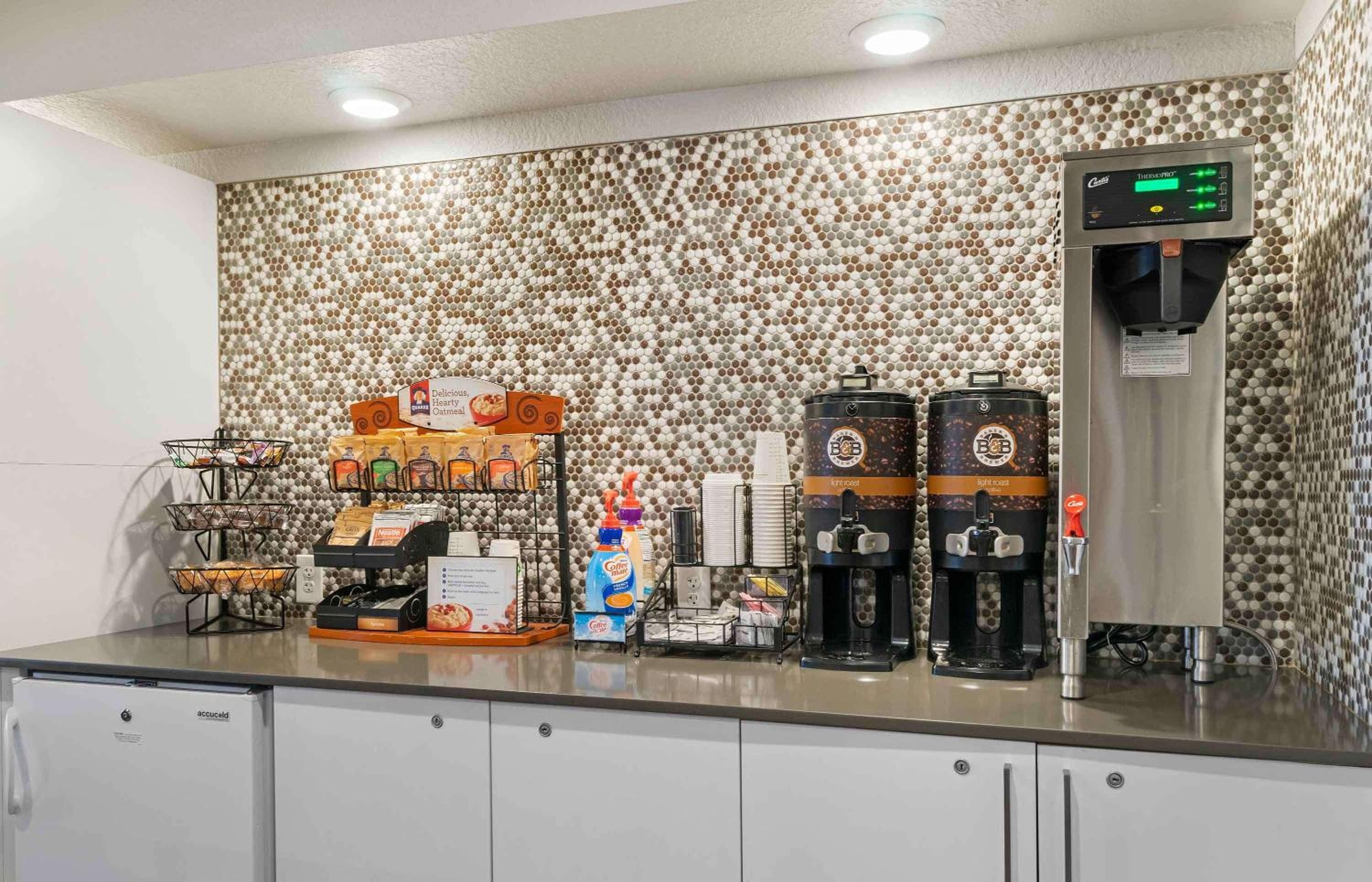 Extended Stay America Select Suites - Tampa - Northeast — 8