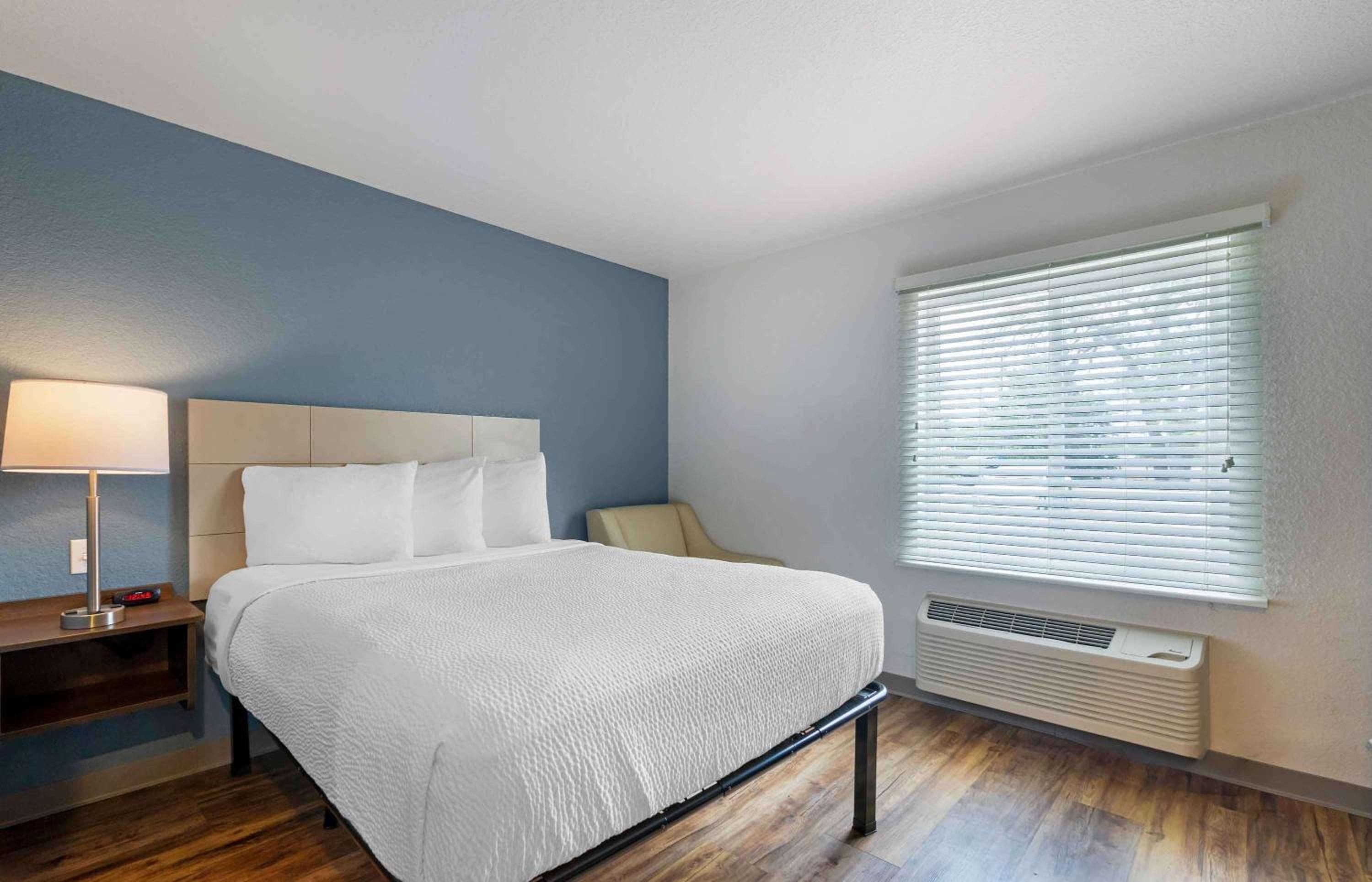 Extended Stay America Select Suites - Tampa - Northeast — 9