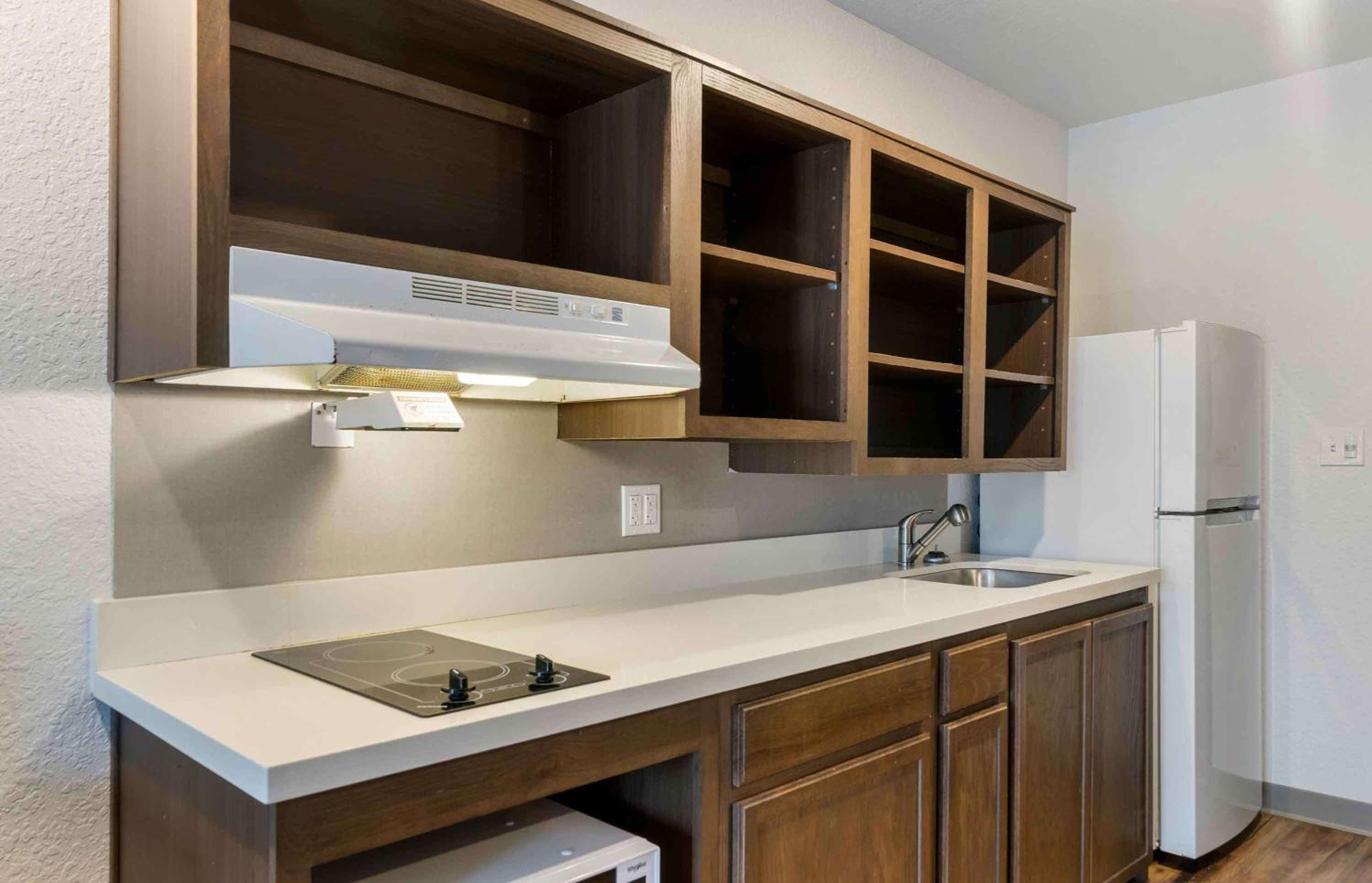 Extended Stay America Select Suites - Tampa - Northeast — 13