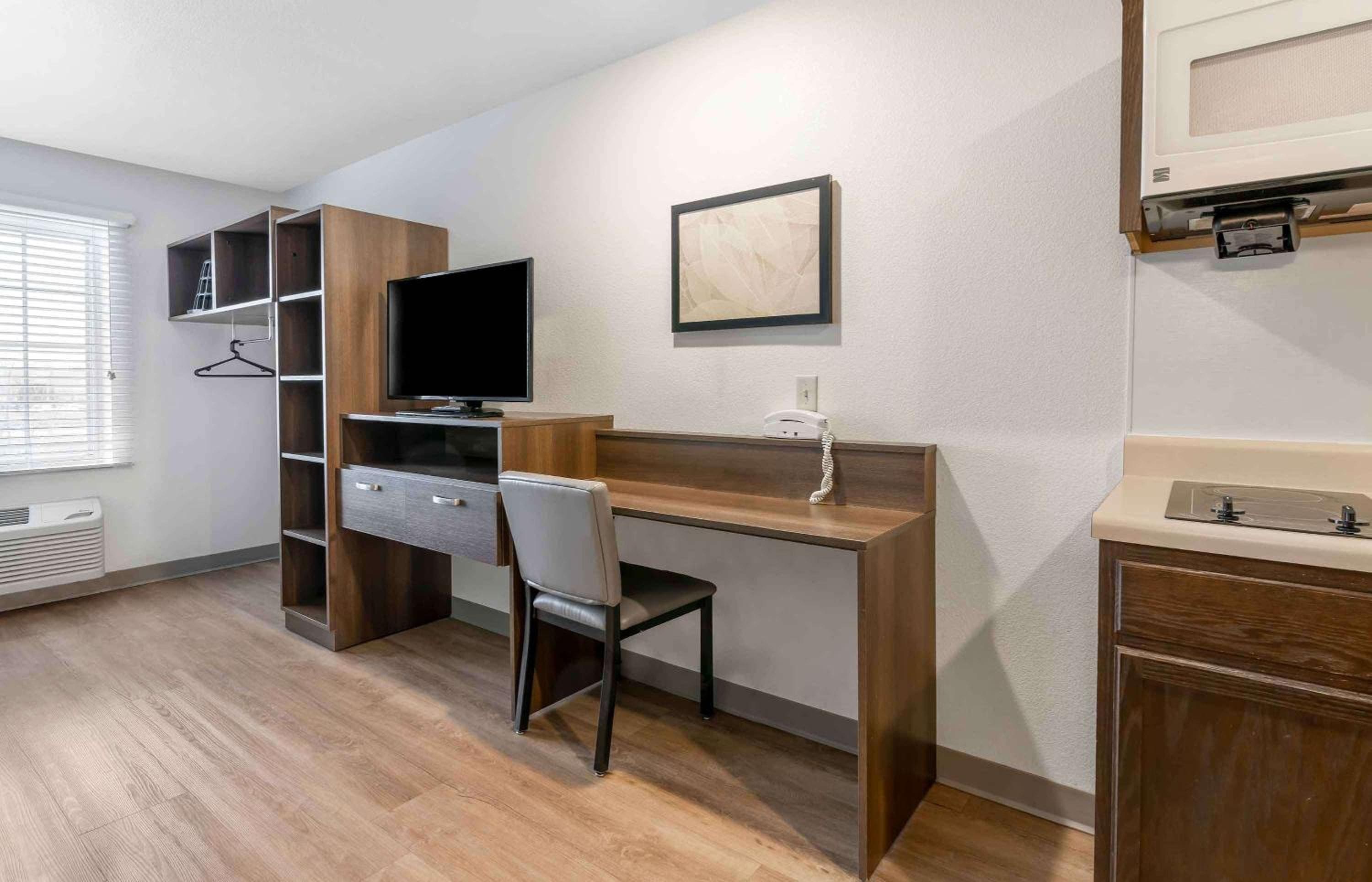 Extended Stay America Select Suites - Tampa - Northeast — 21
