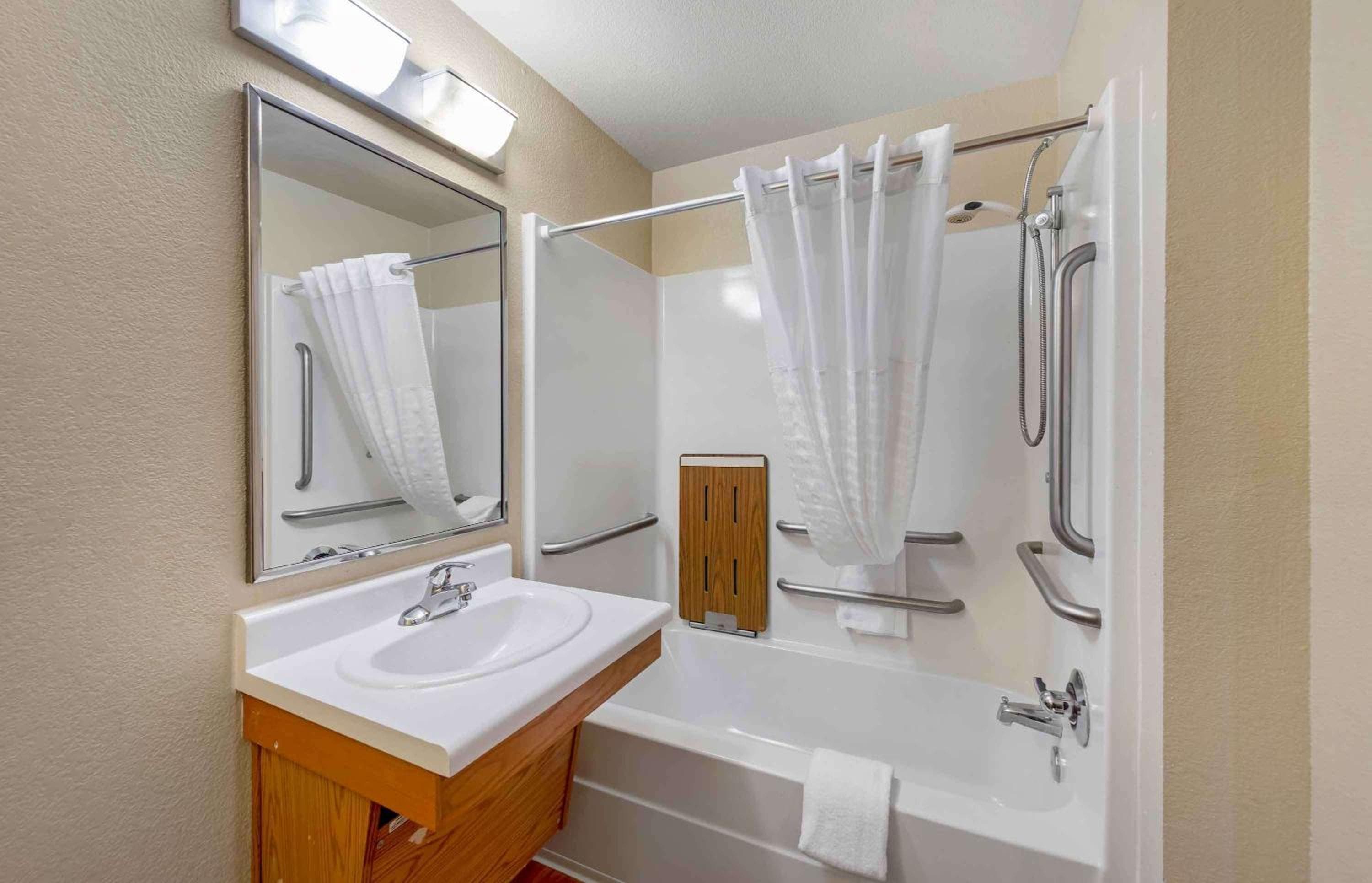 Extended Stay America Select Suites - Fort Lauderdale - Airport - West — 2