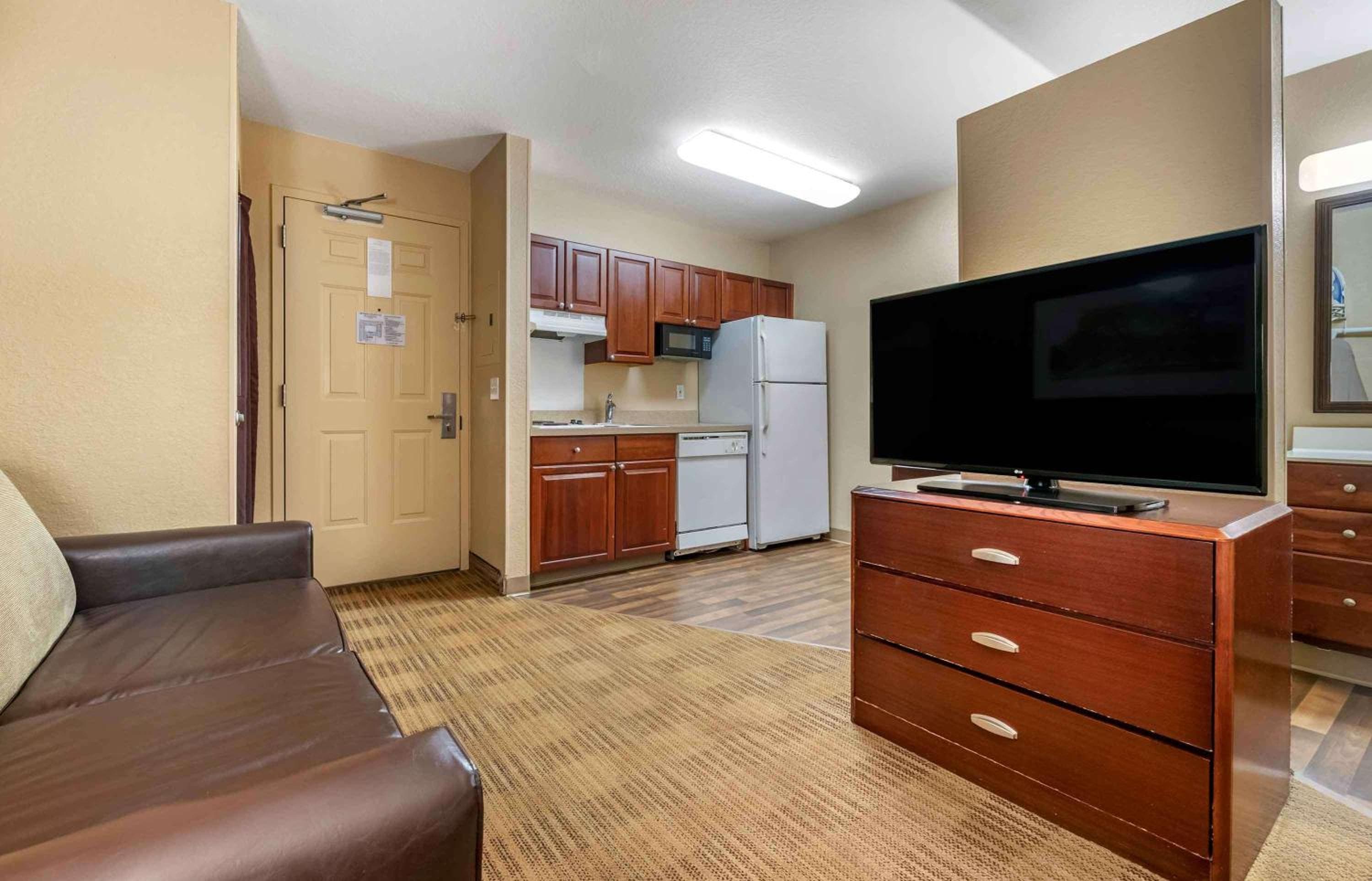 Extended Stay America Suites - Orlando - Southpark - Commodity Circle — 16