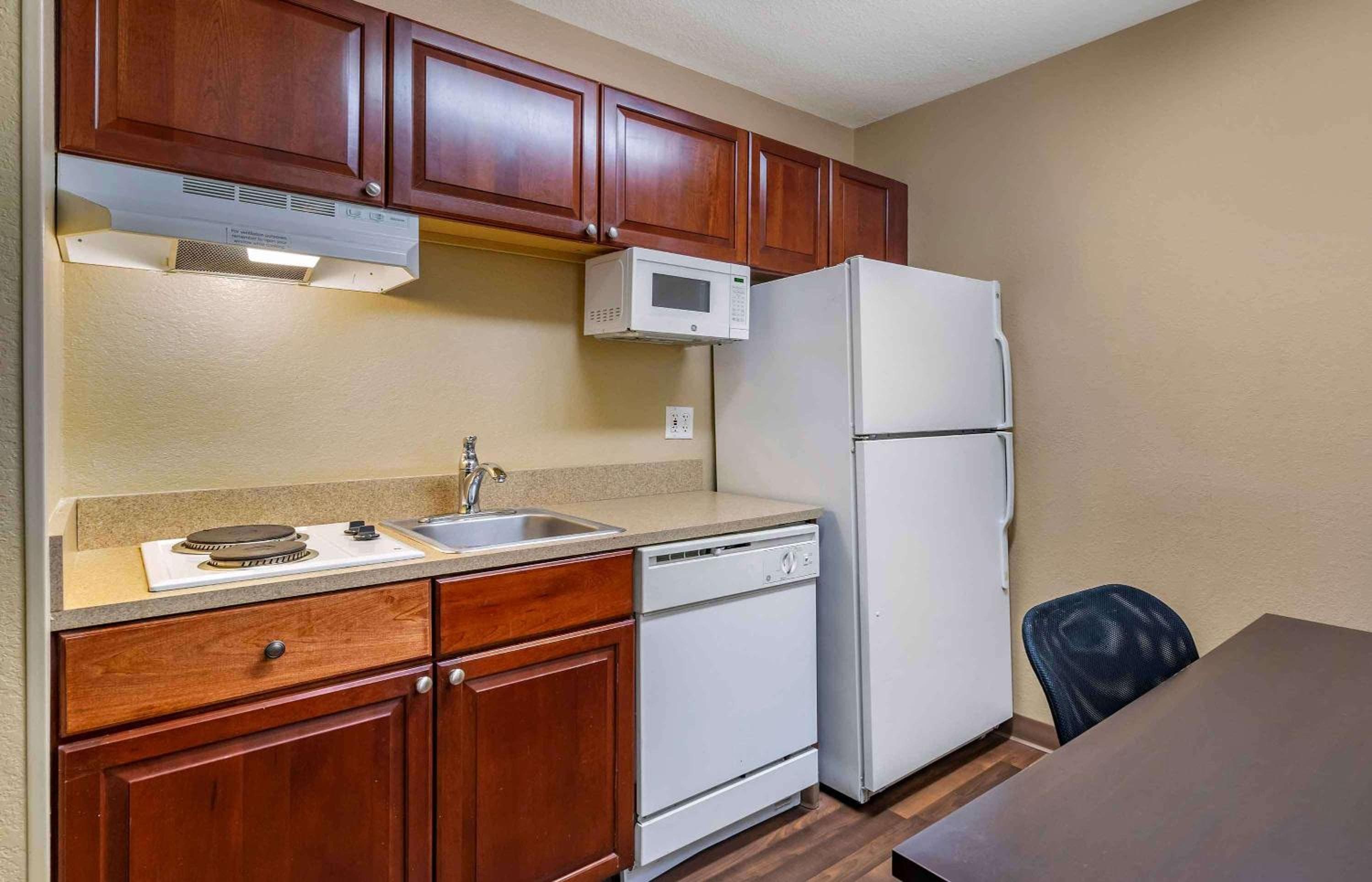 Extended Stay America Suites - Tampa - Aeropuerto - N Westshore Blvd — 15