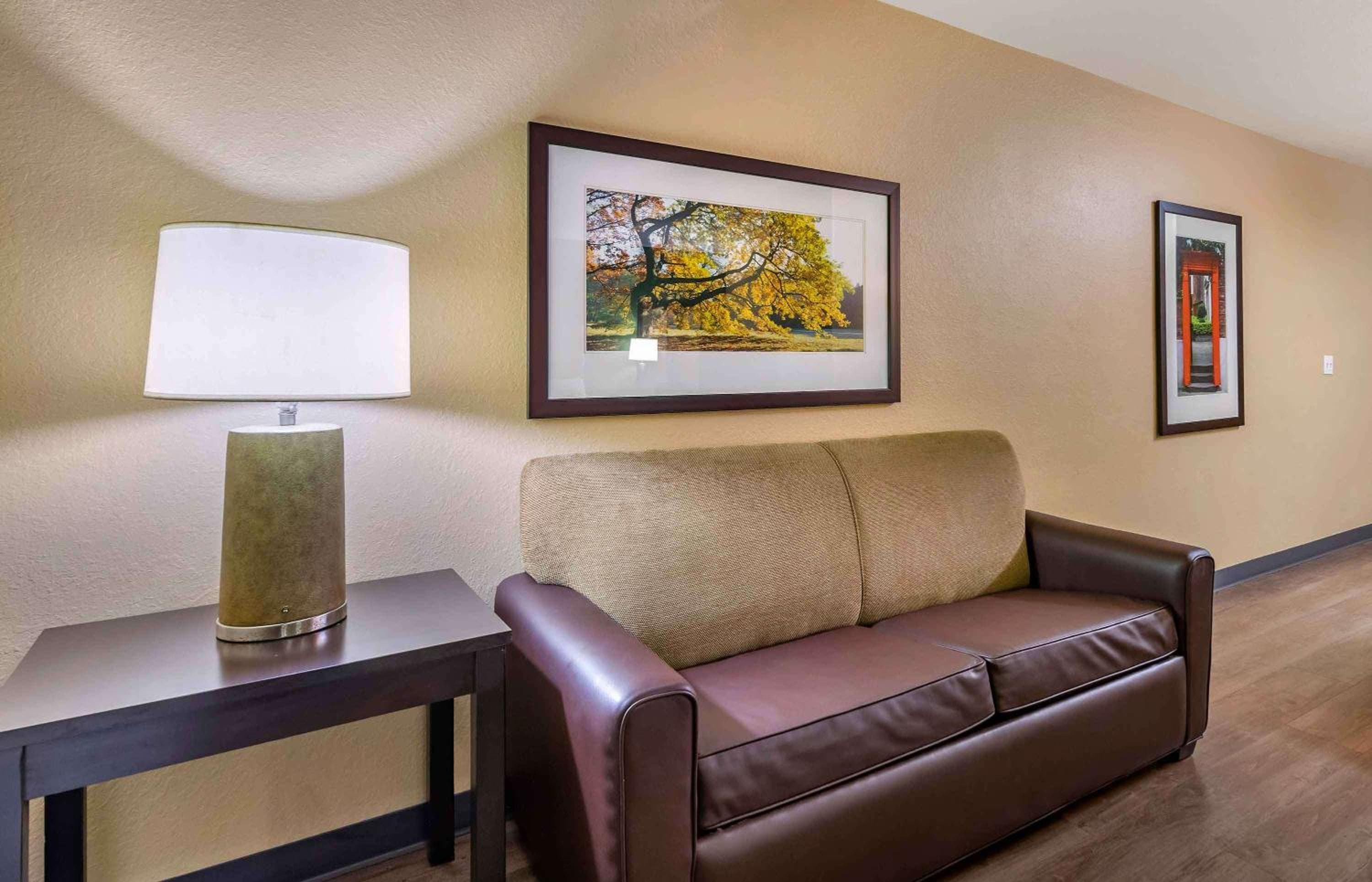 Extended Stay America Suites - Tampa - Aeropuerto - N Westshore Blvd — 17