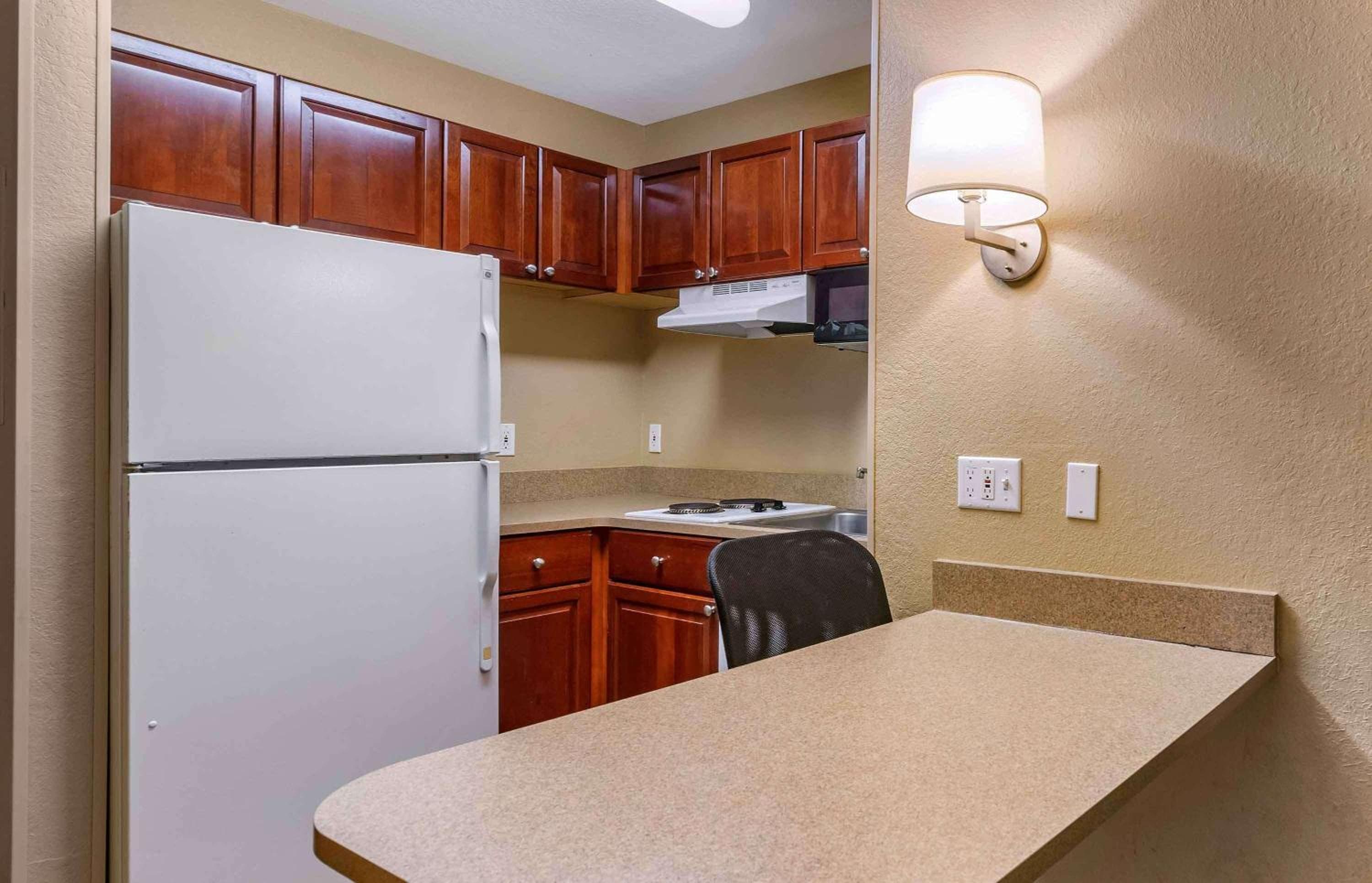 Extended Stay America Suites - Tampa - Aeropuerto - N Westshore Blvd — 18