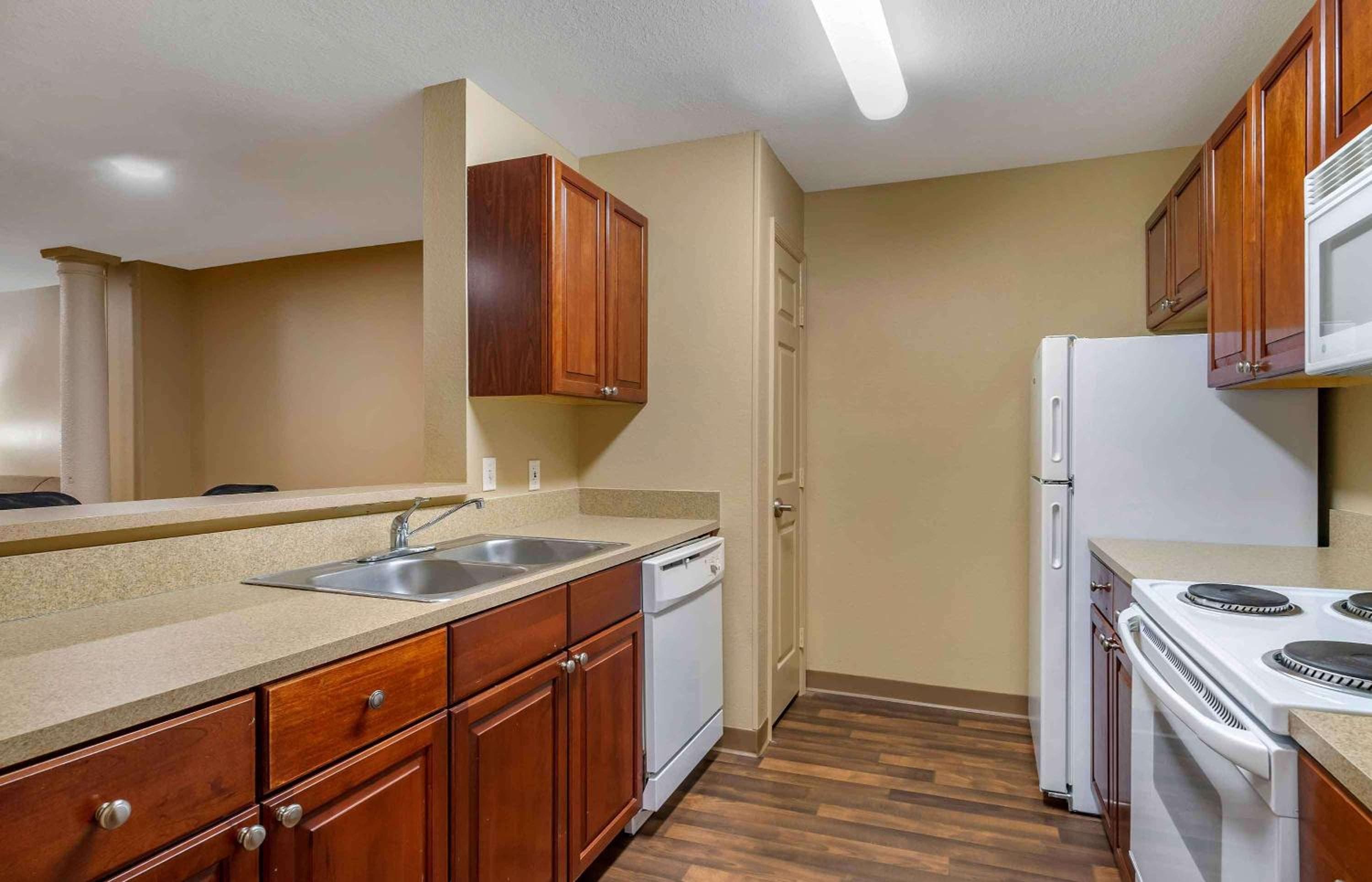 Extended Stay America Suites - Tampa - Aeropuerto - N Westshore Blvd — 30