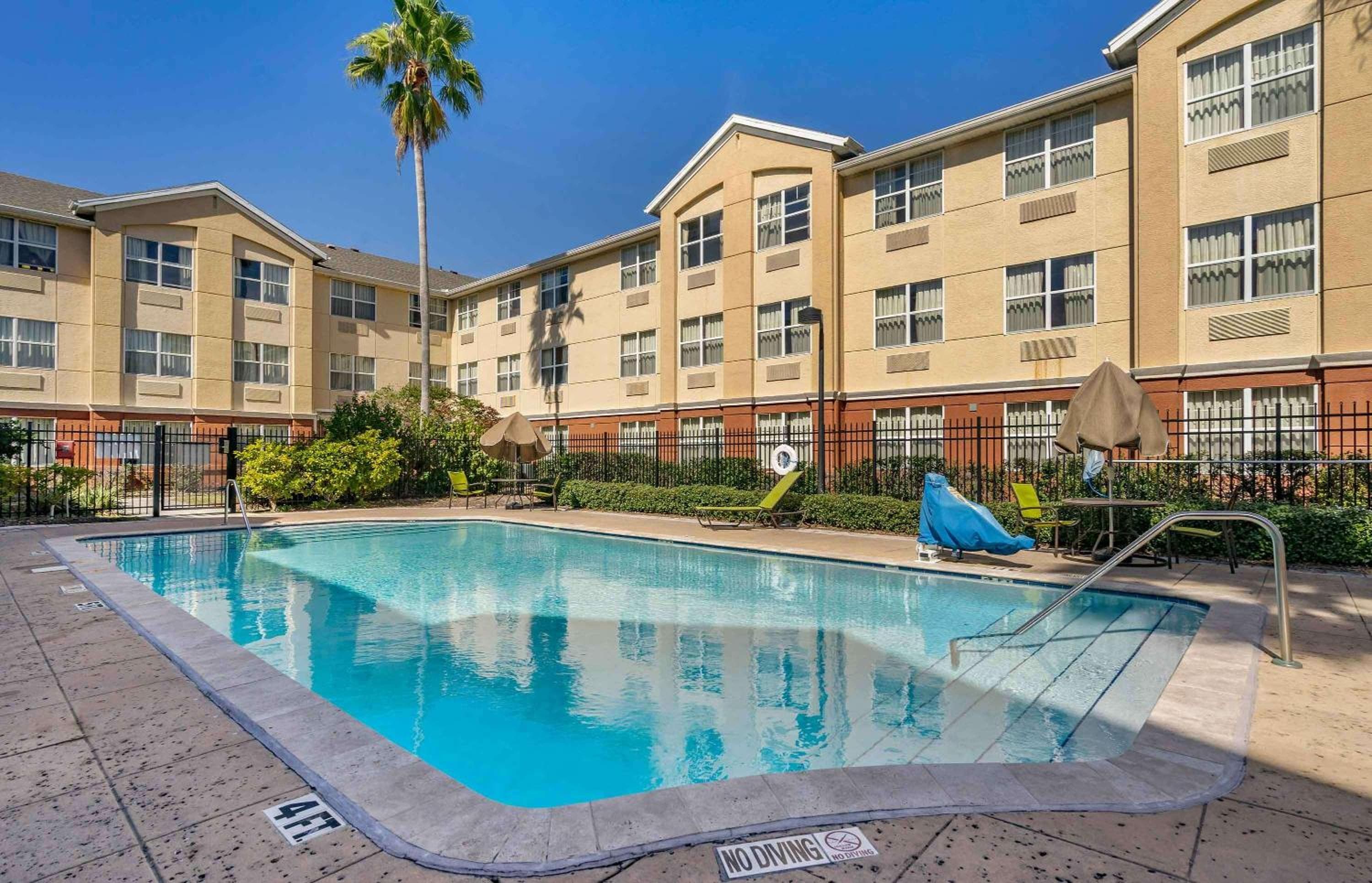 Extended Stay America Suites - Tampa - Airport - N Westshore Blvd — 16
