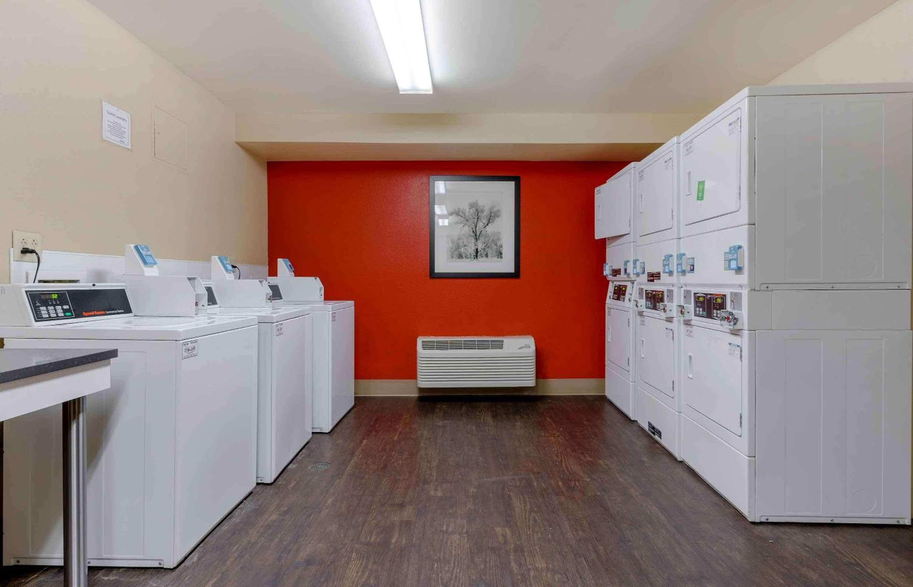 Extended Stay America Suites - Tampa - Airport - N Westshore Blvd — 6