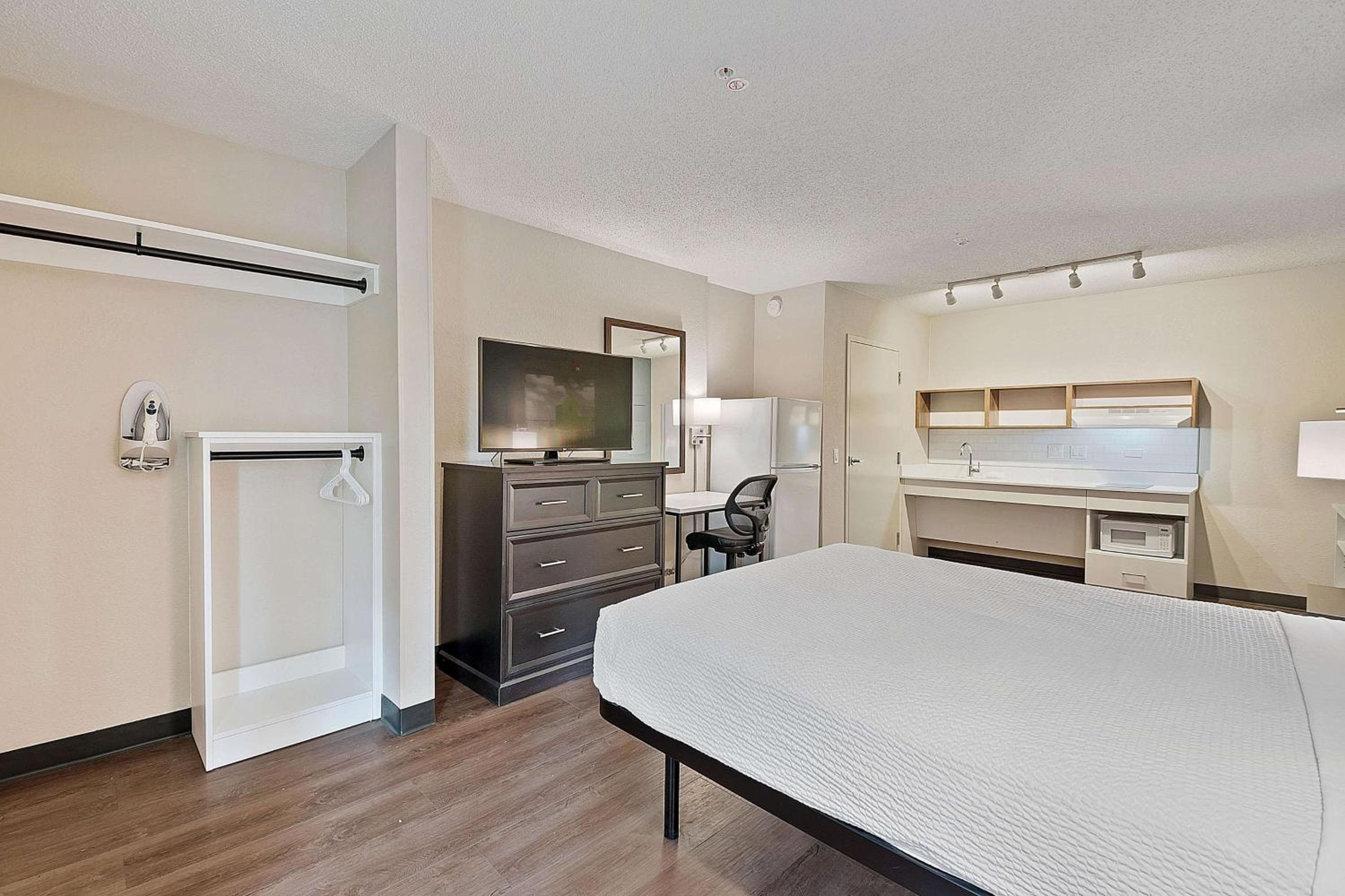 Extended Stay America Suites - Miami - Aeropuerto - Laguna Azul — 10