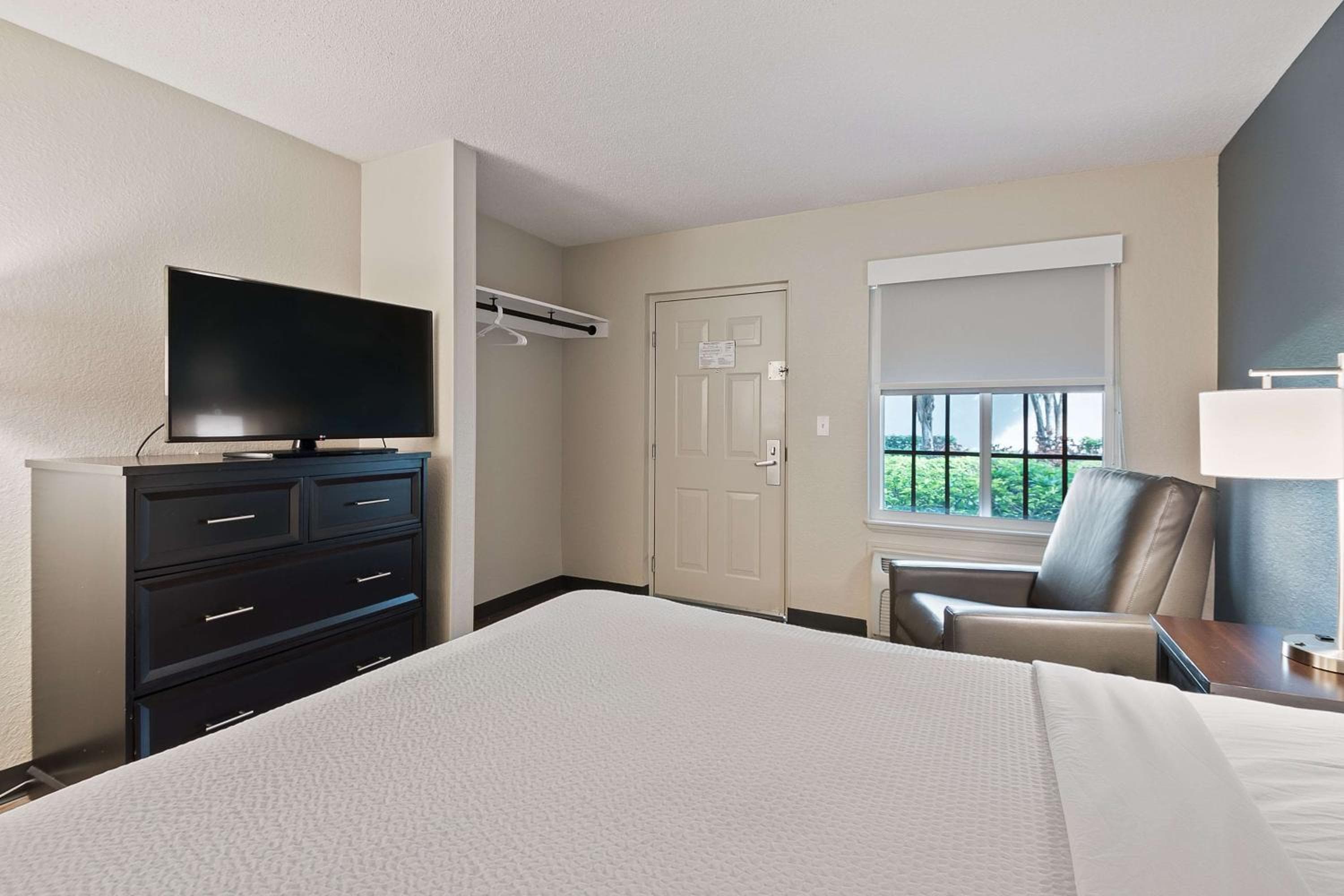 Extended Stay America Suites - Miami - Aeropuerto - Laguna Azul — 27