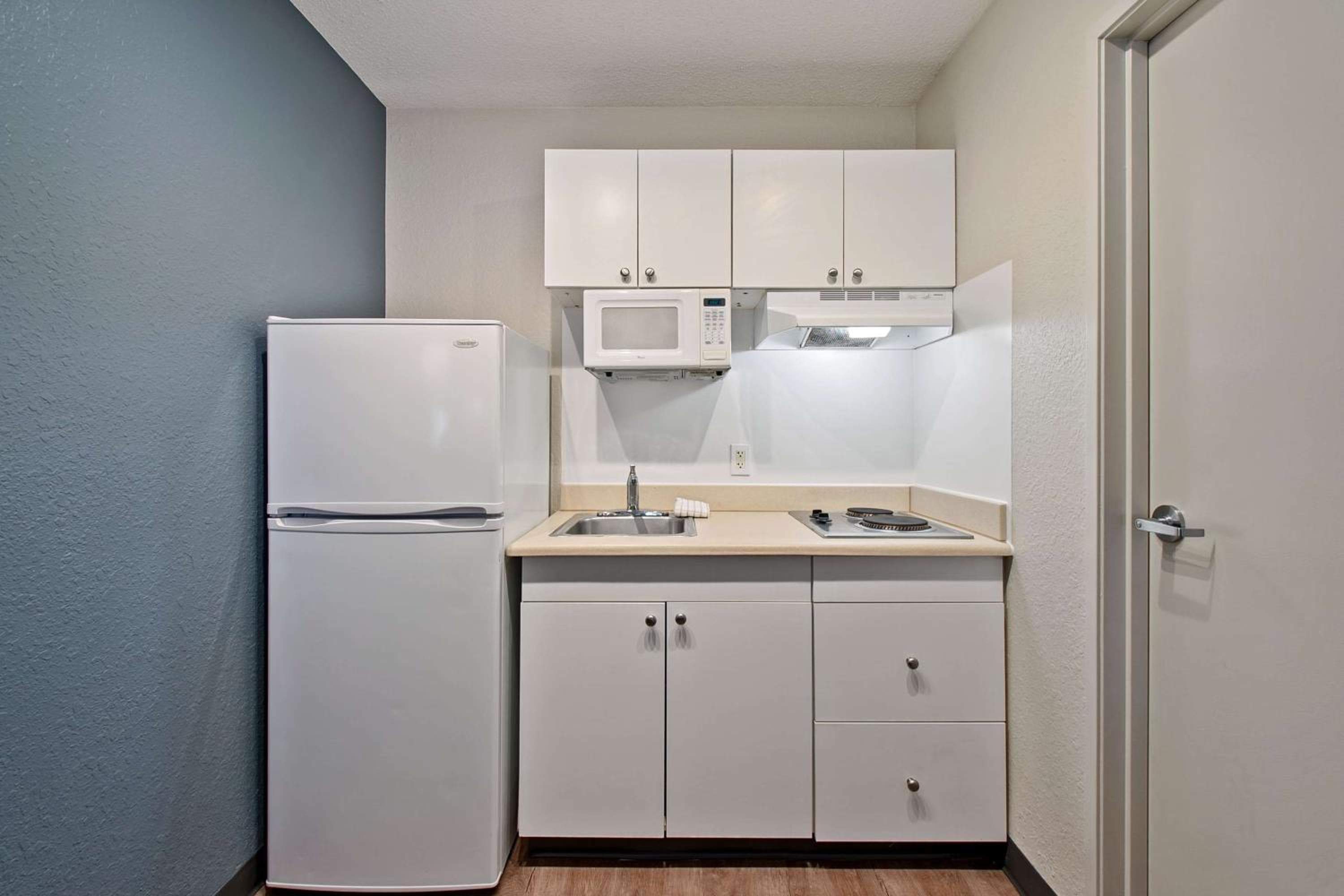 Extended Stay America Suites - Miami - Airport - Blue Lagoon — 16