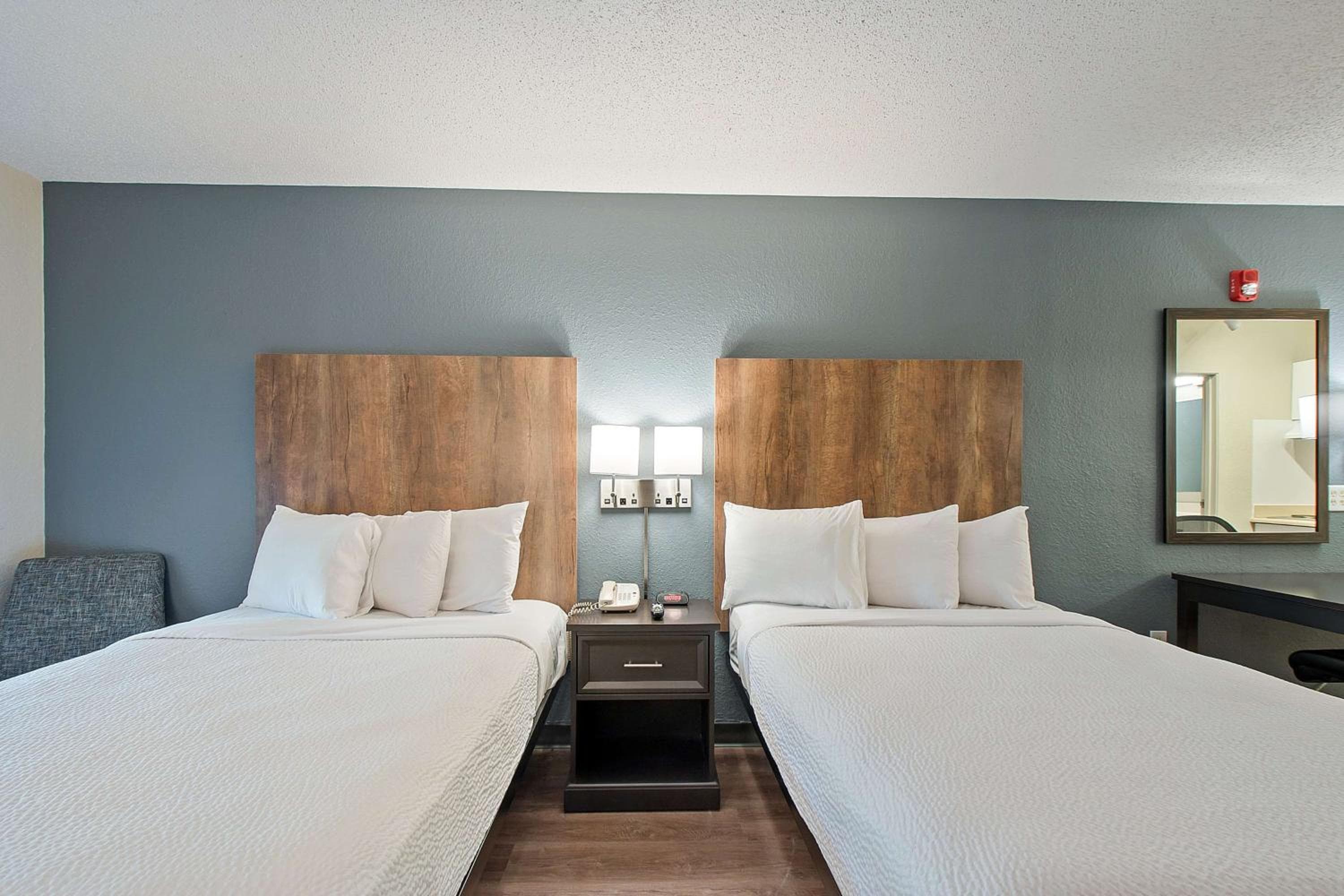 Extended Stay America Suites - Miami - Airport - Blue Lagoon — 15