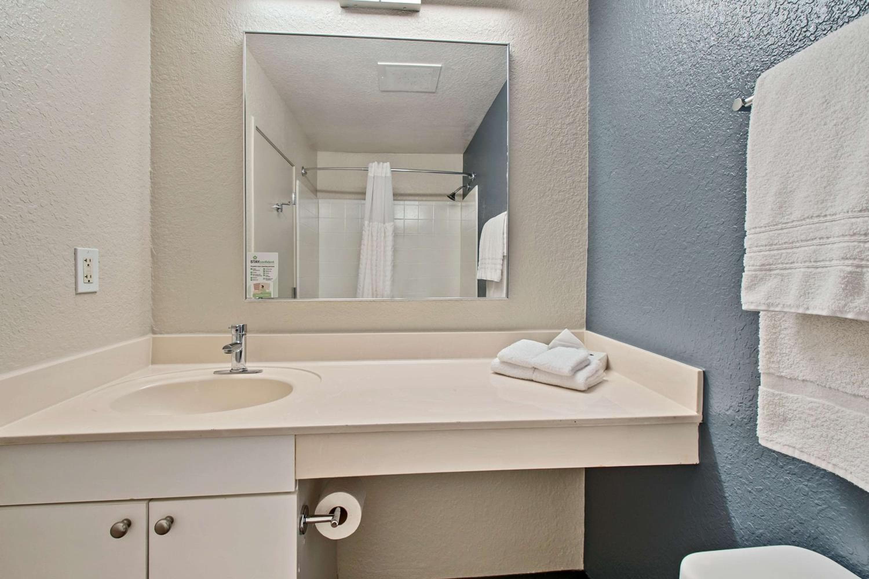 Extended Stay America Suites - Miami - Airport - Blue Lagoon — 2