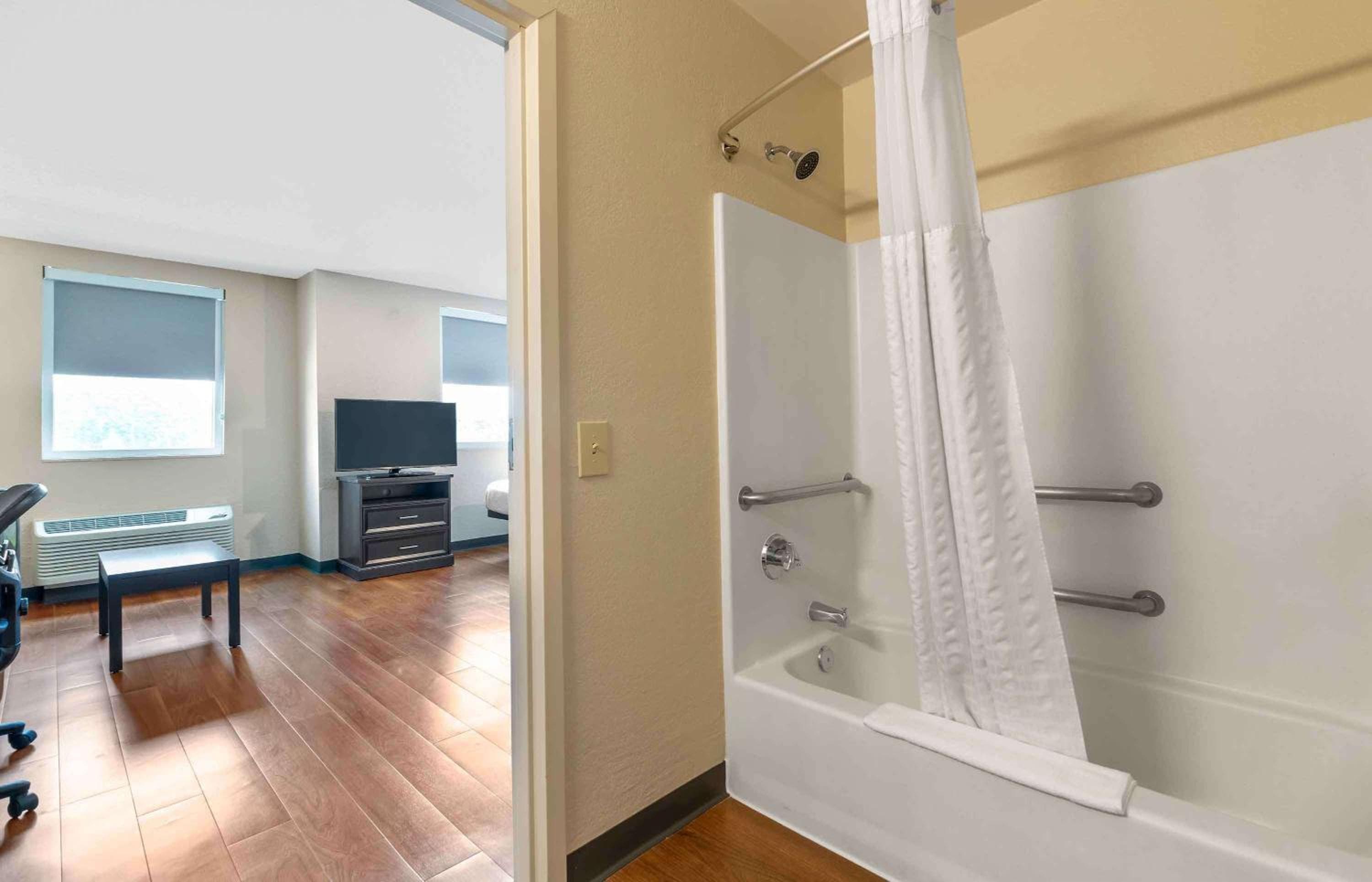 Extended Stay America Premier Suites - Miami - Airport - Doral - 25th Street — 25