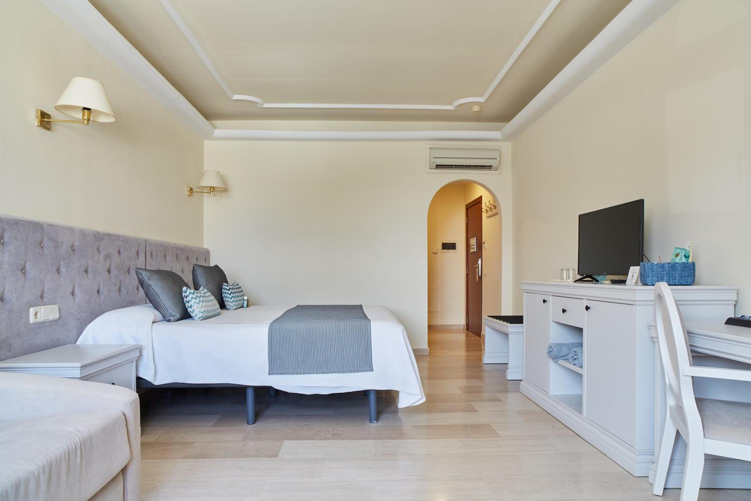 Grand Hotel Palladium Santa Eulalia del Rio — 4