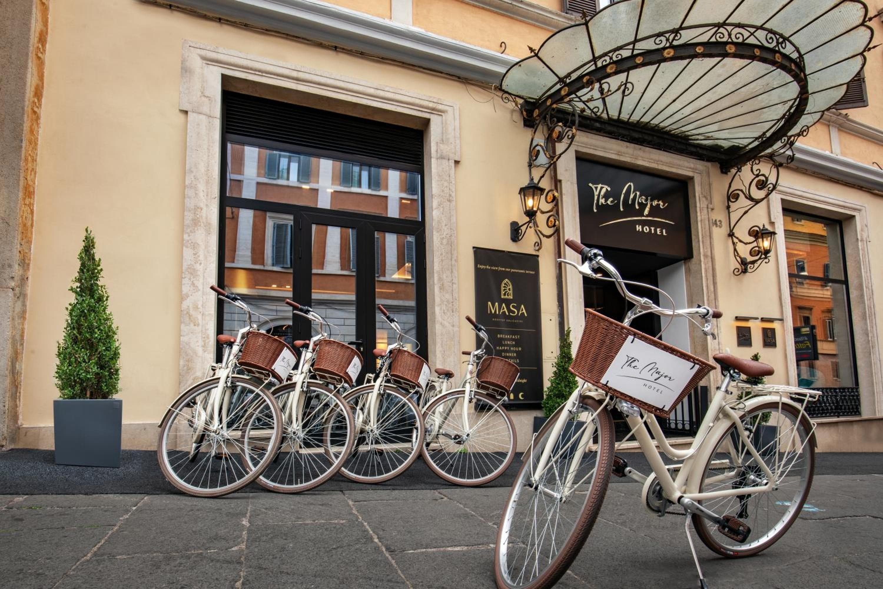 L'Albergo Maggiore — 1