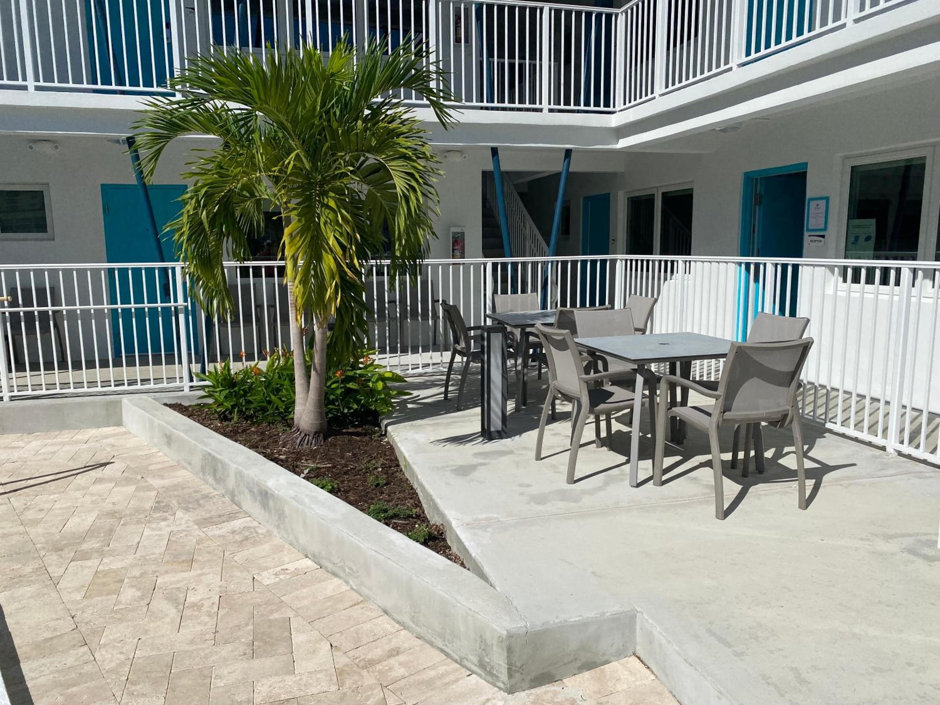 Rolo Beach Hotel — 12