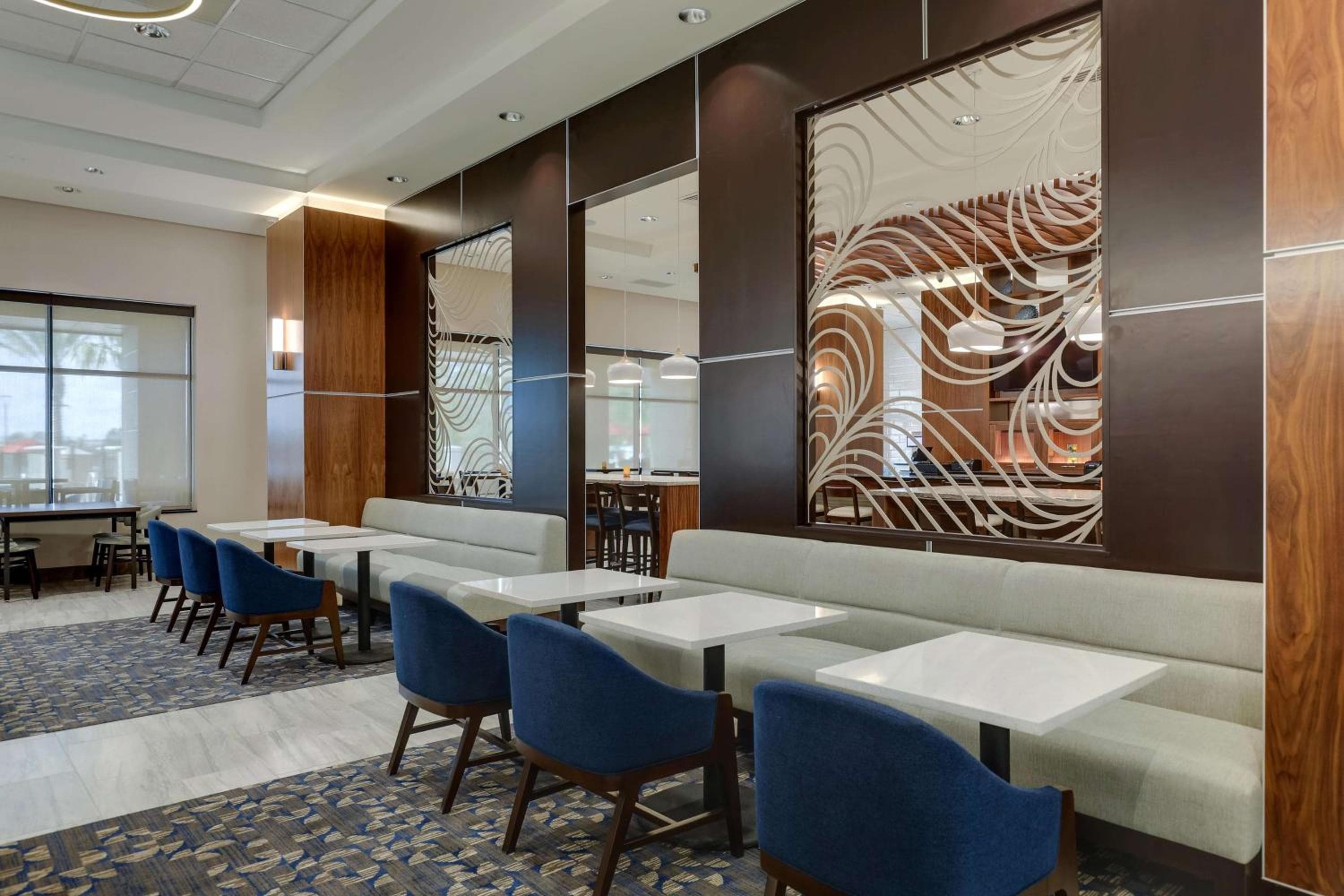 Hotel Drury Plaza Orlando - Área de Disney Springs — 9