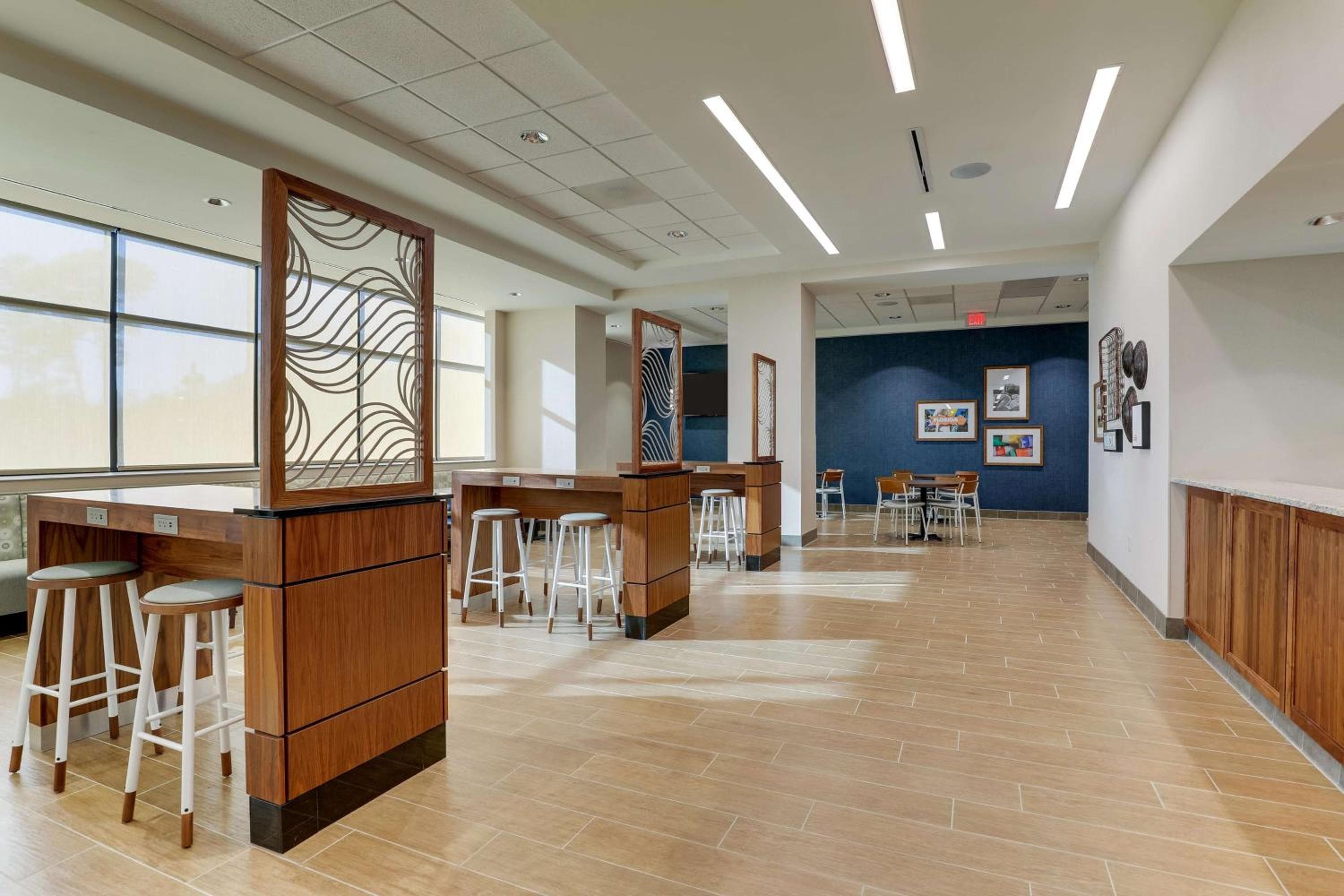 Hotel Drury Plaza Orlando - Área de Disney Springs — 13