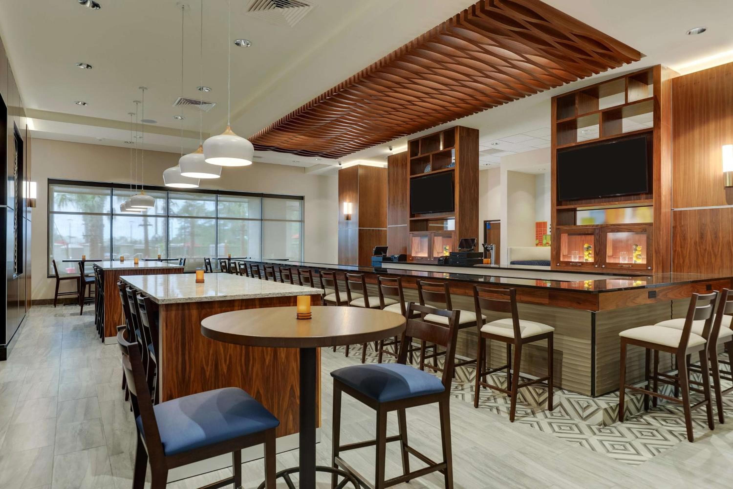 Hotel Drury Plaza Orlando - Área de Disney Springs — 15