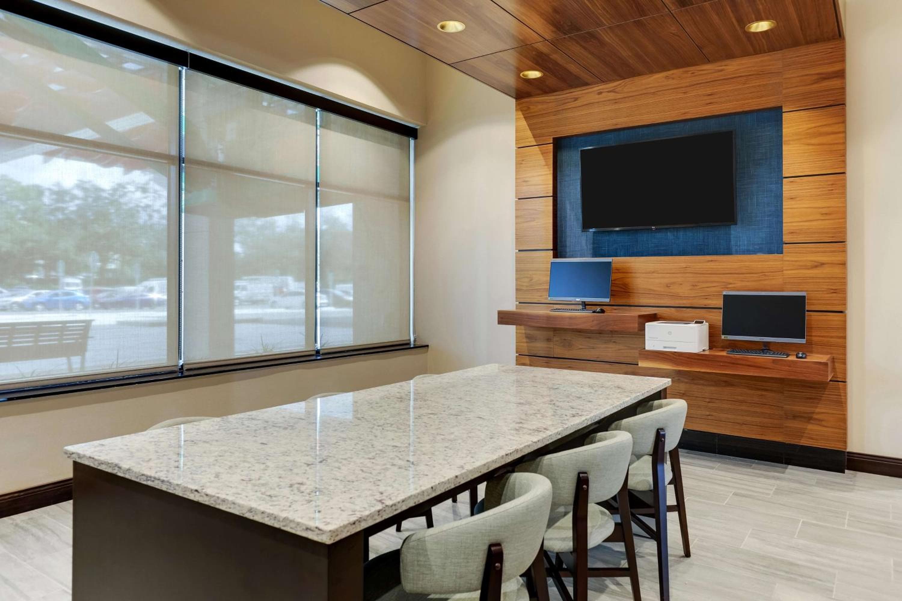 Hotel Drury Plaza Orlando - Área de Disney Springs — 17
