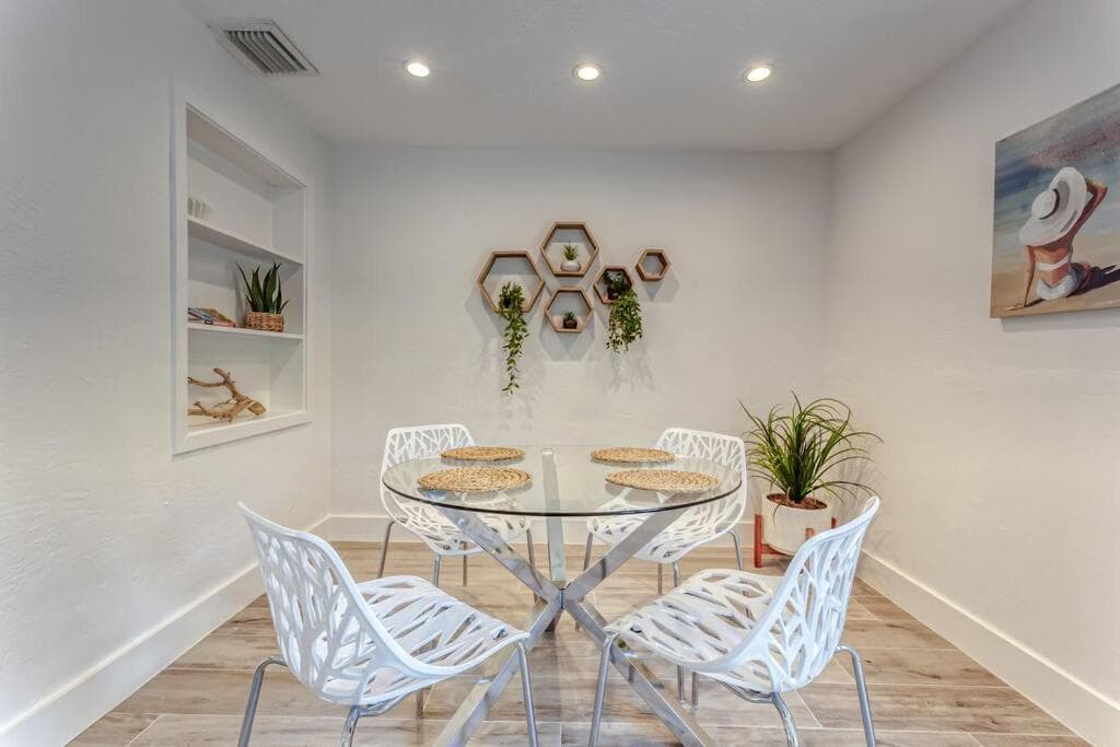 Mango Manor - Walk to Las Olas! — 22