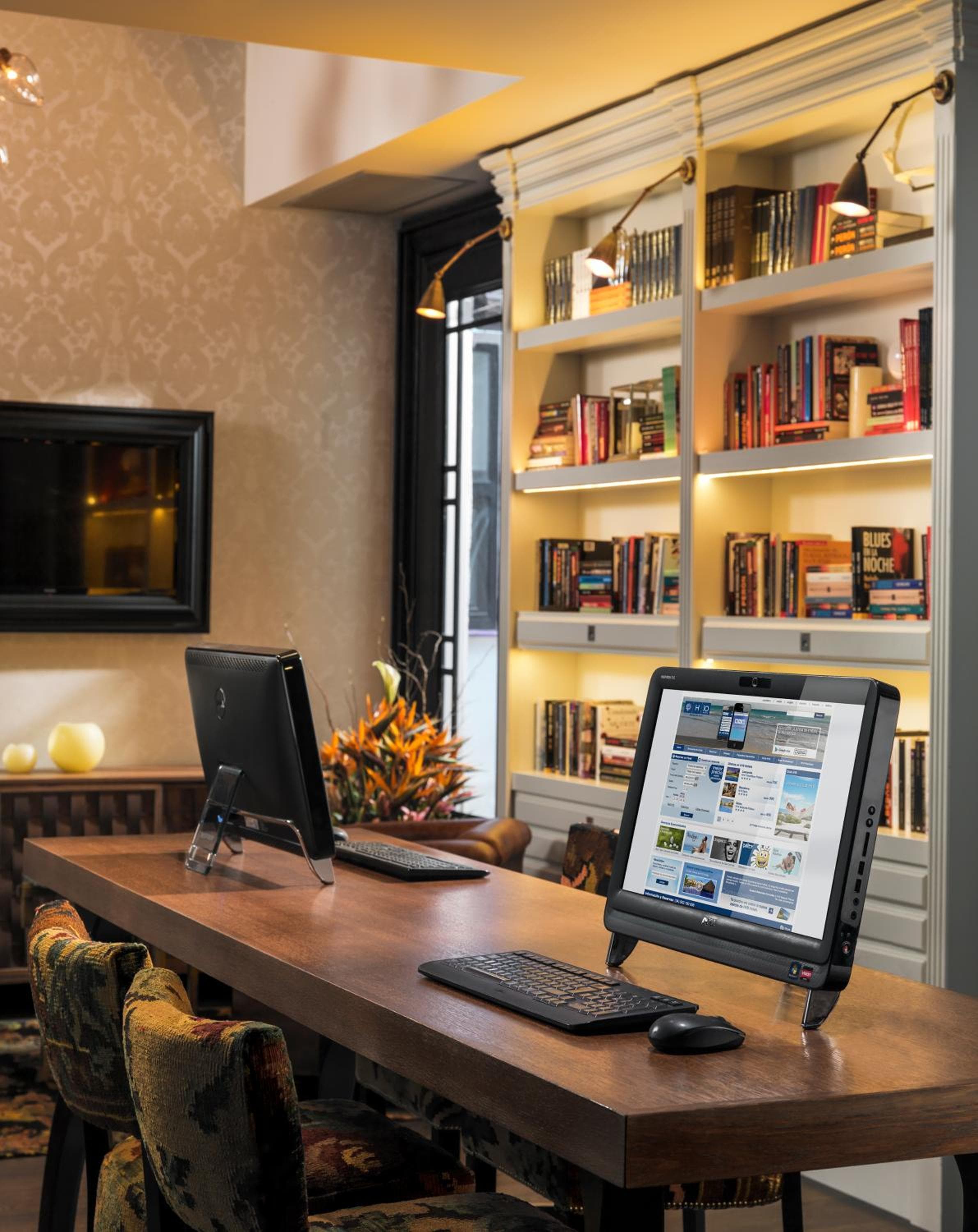Boutique Hotel H10 Catalunya Plaza — 10