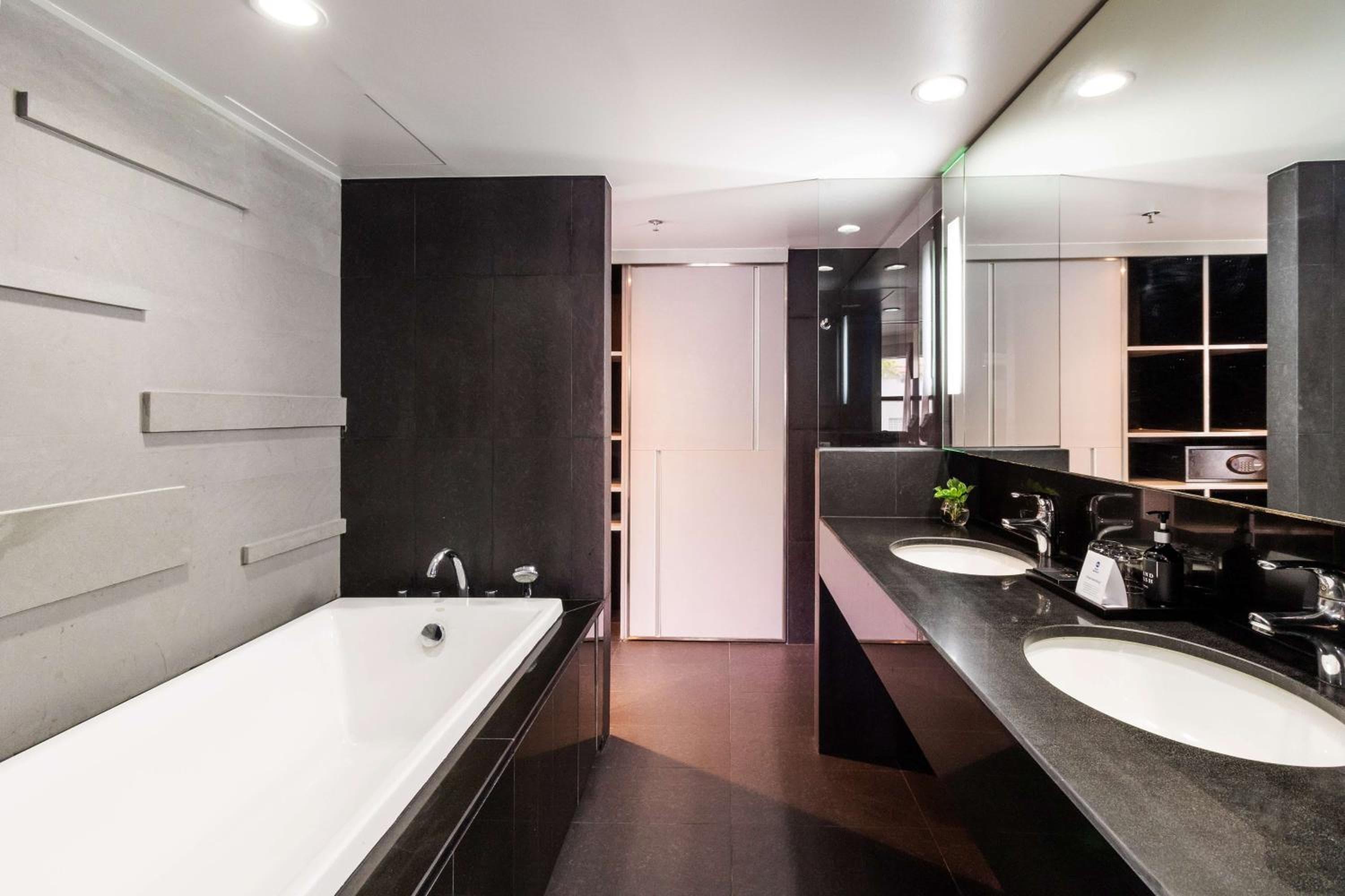 Best Western Sukhumvit 20 — 13