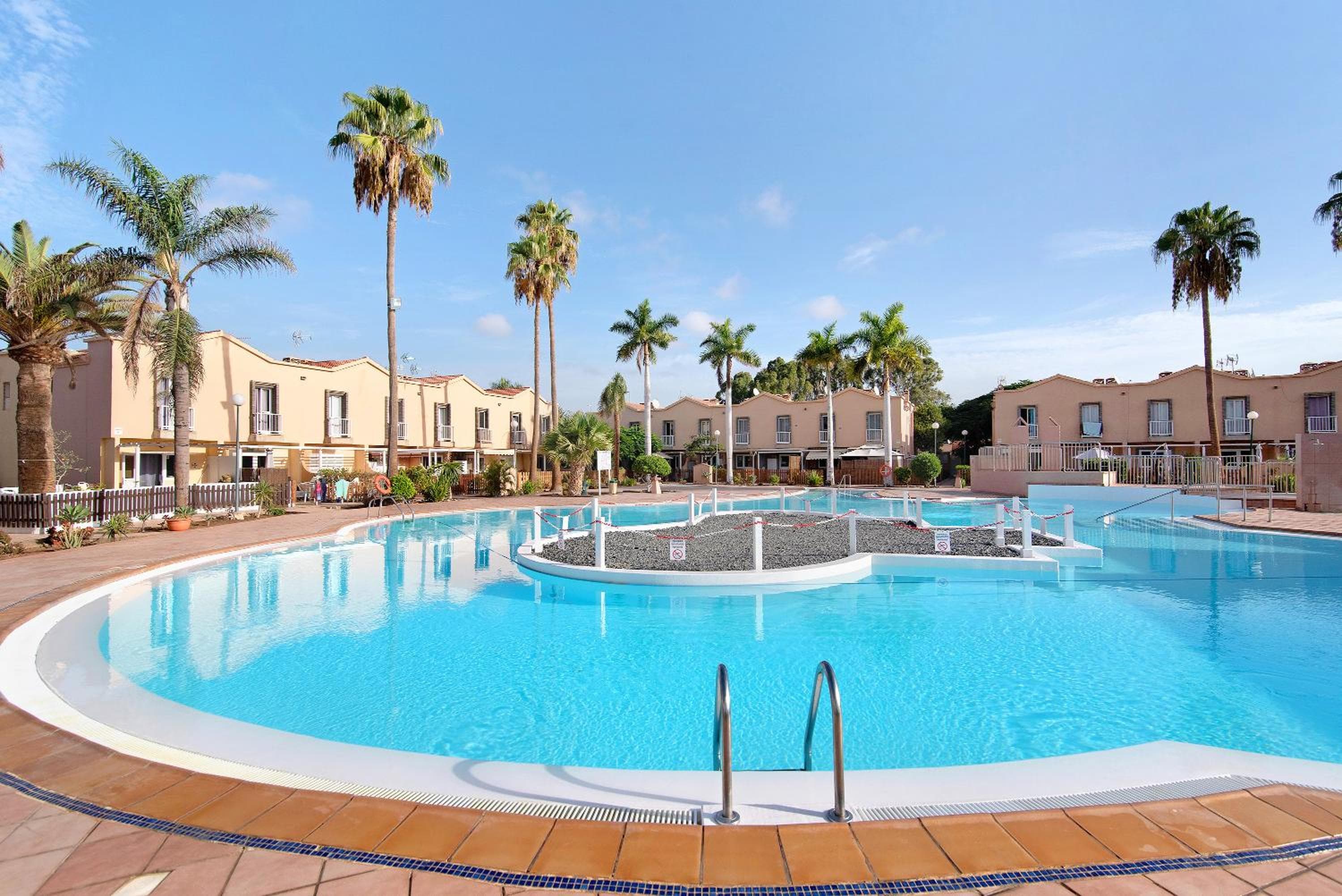 Place Oasis Green Luxury Pool — 1