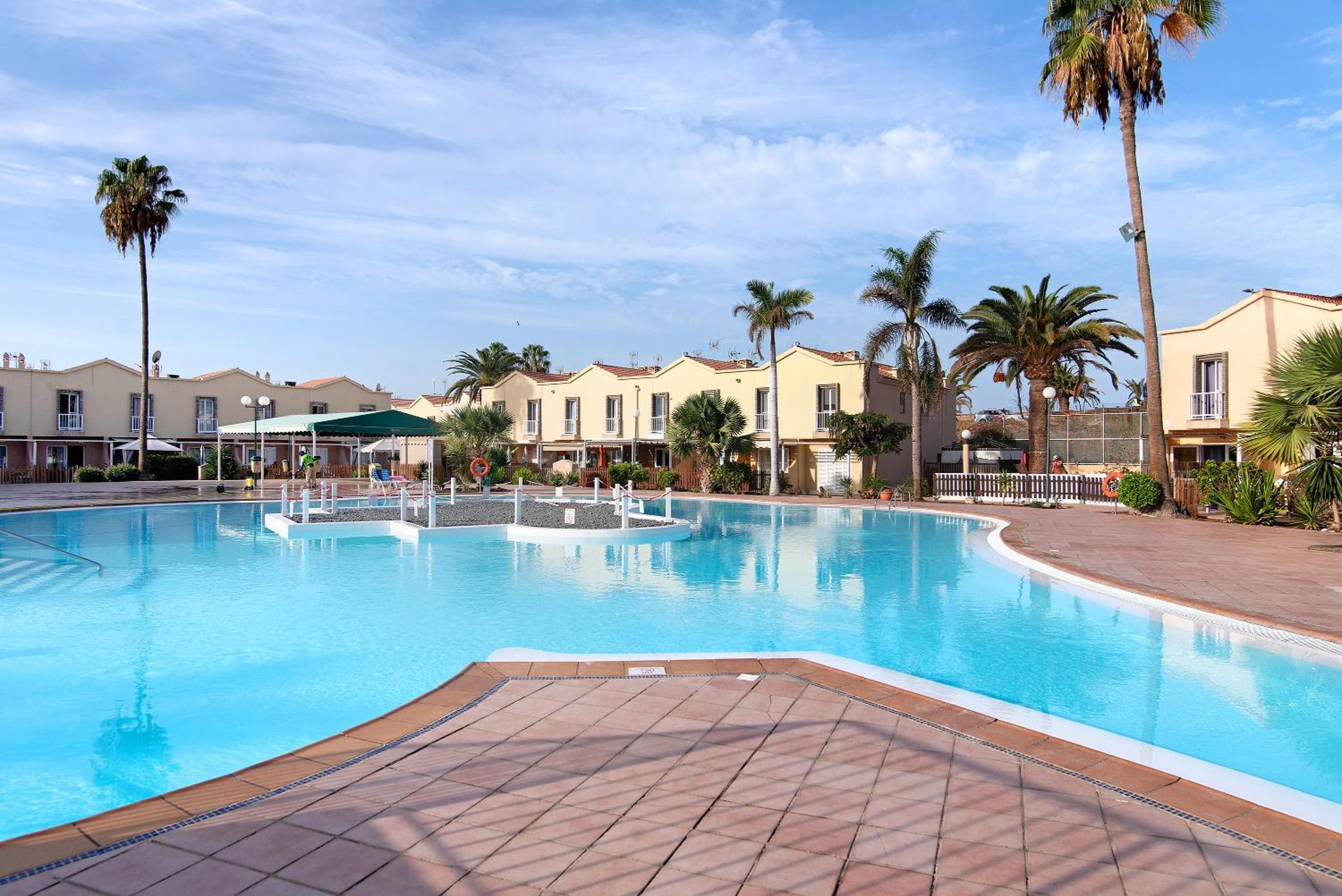 Place Oasis Green Luxury Pool — 2