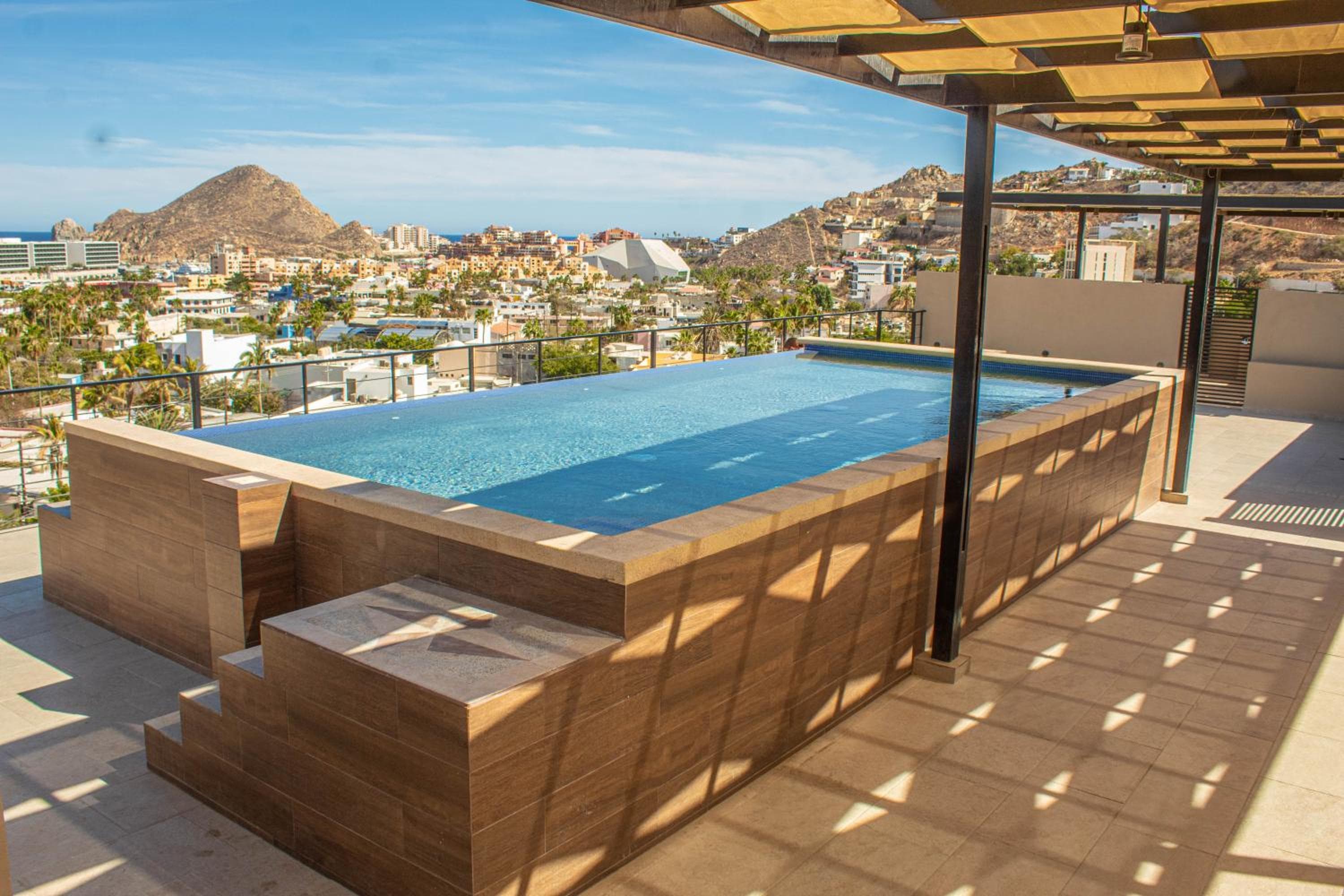 NUOVO condominio con piscina sul tetto e vista — 5