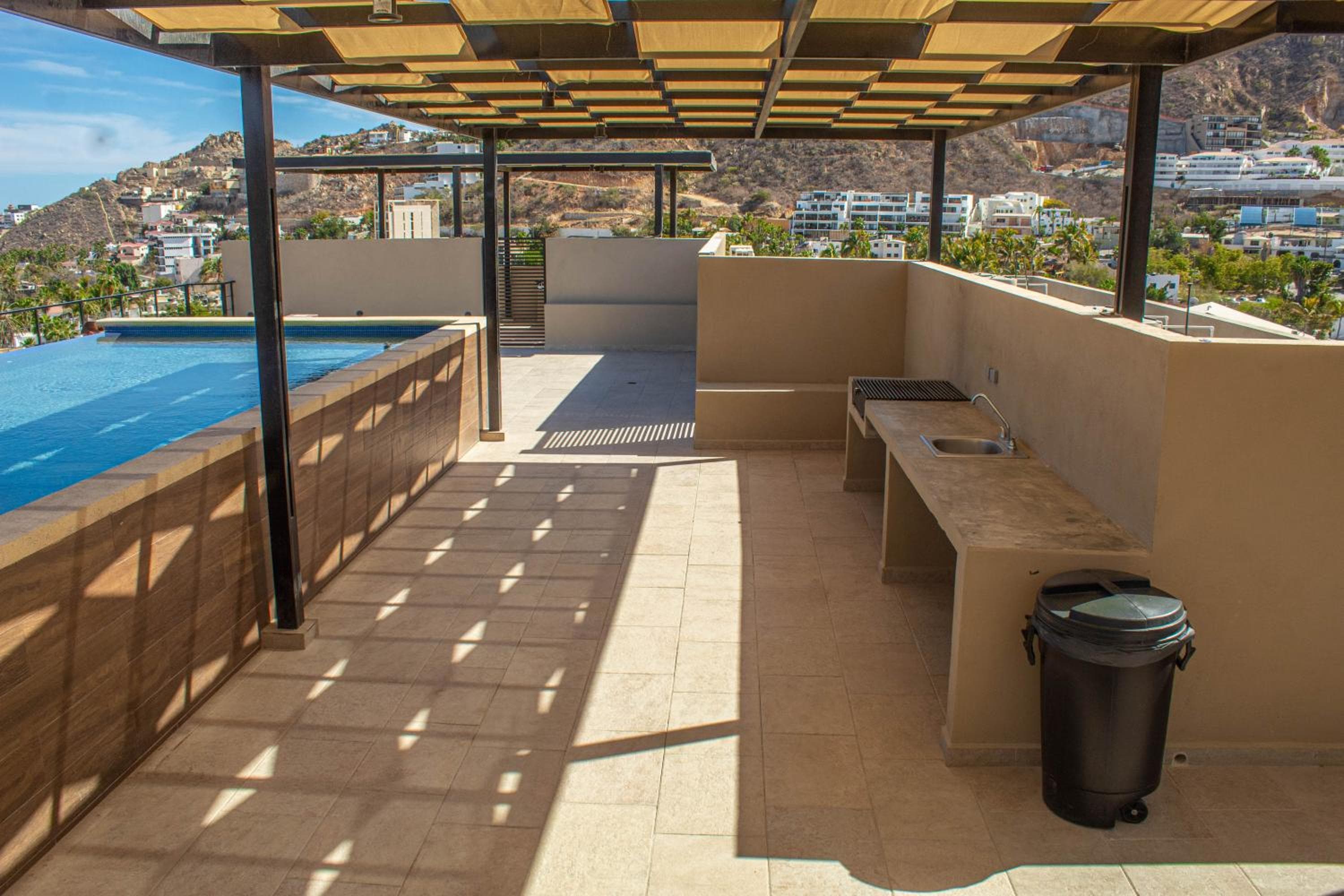 NUOVO condominio con piscina sul tetto e vista — 11