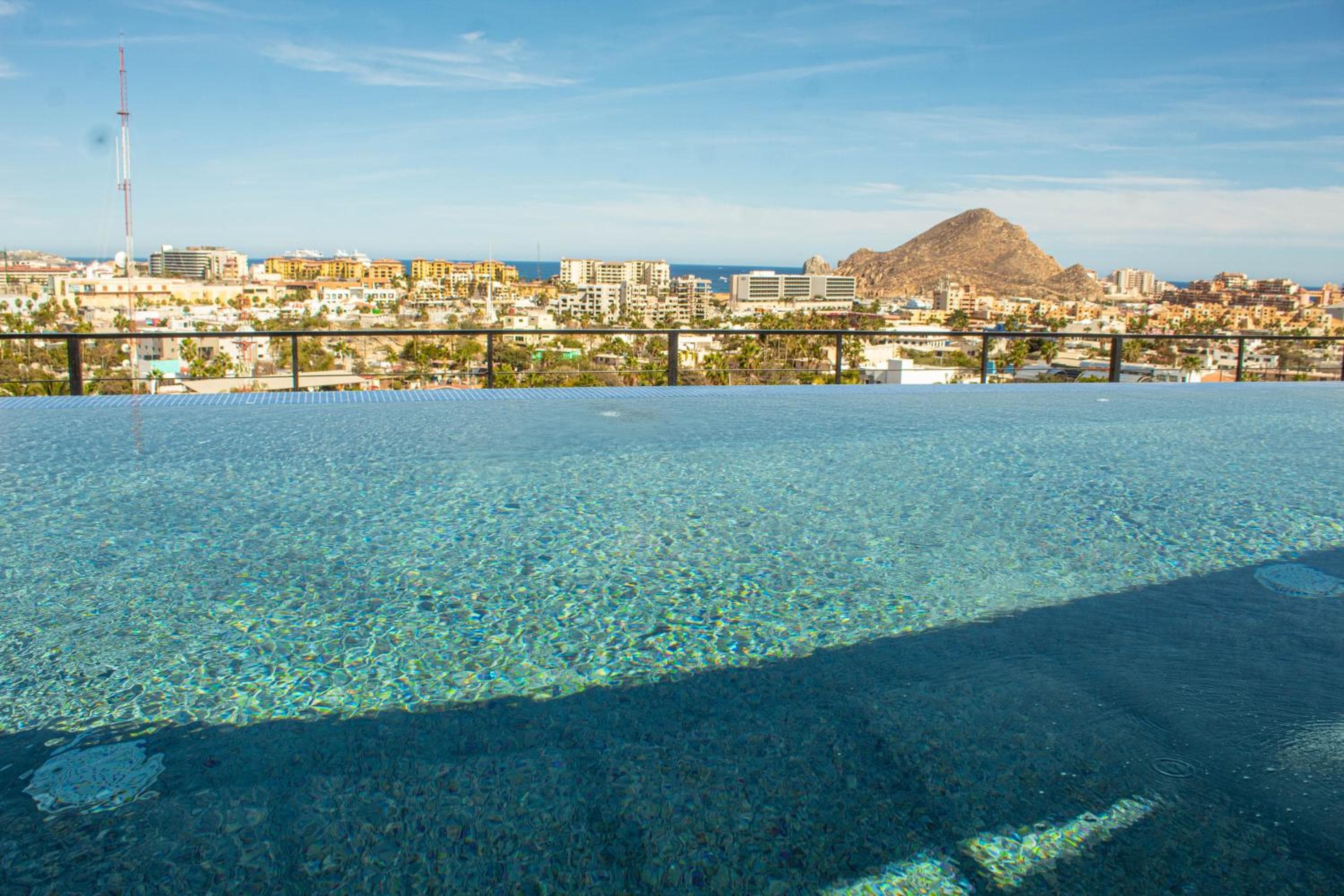 NUOVO condominio con piscina sul tetto e vista — 9