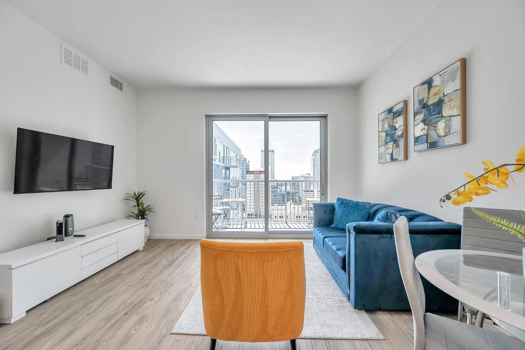 Luxury 1 BR with DEN Downtown Tampa Apt - City Views, Rooftop Pool, Workspace — 20