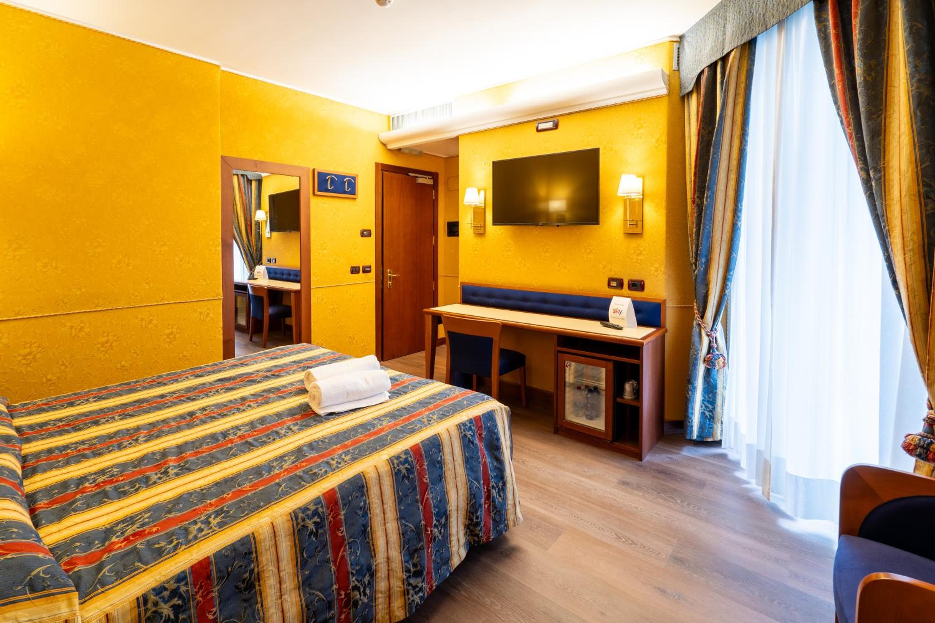 Hotel Des Etrangers — 10