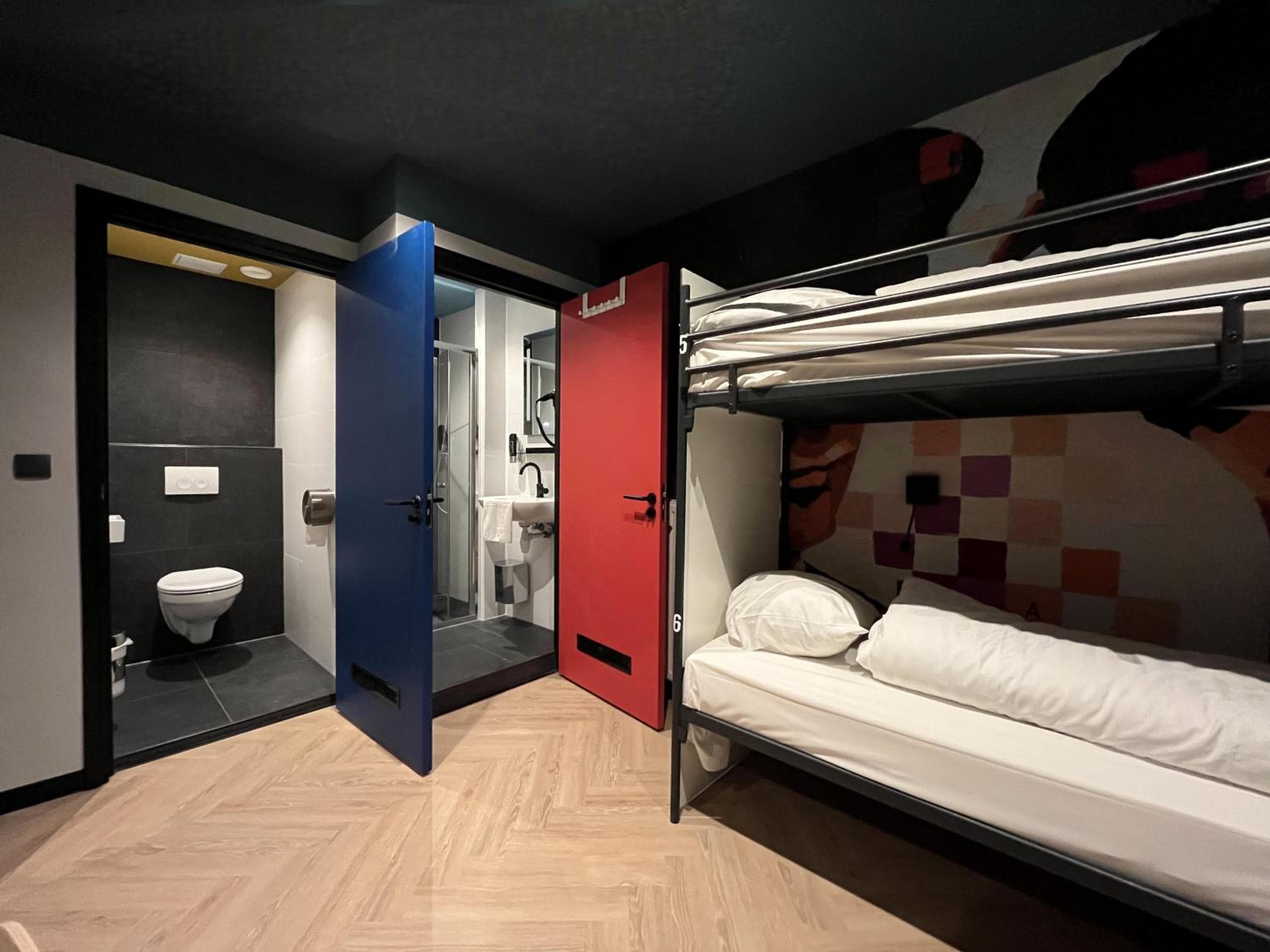 Heart of Amsterdam Hostel — 22