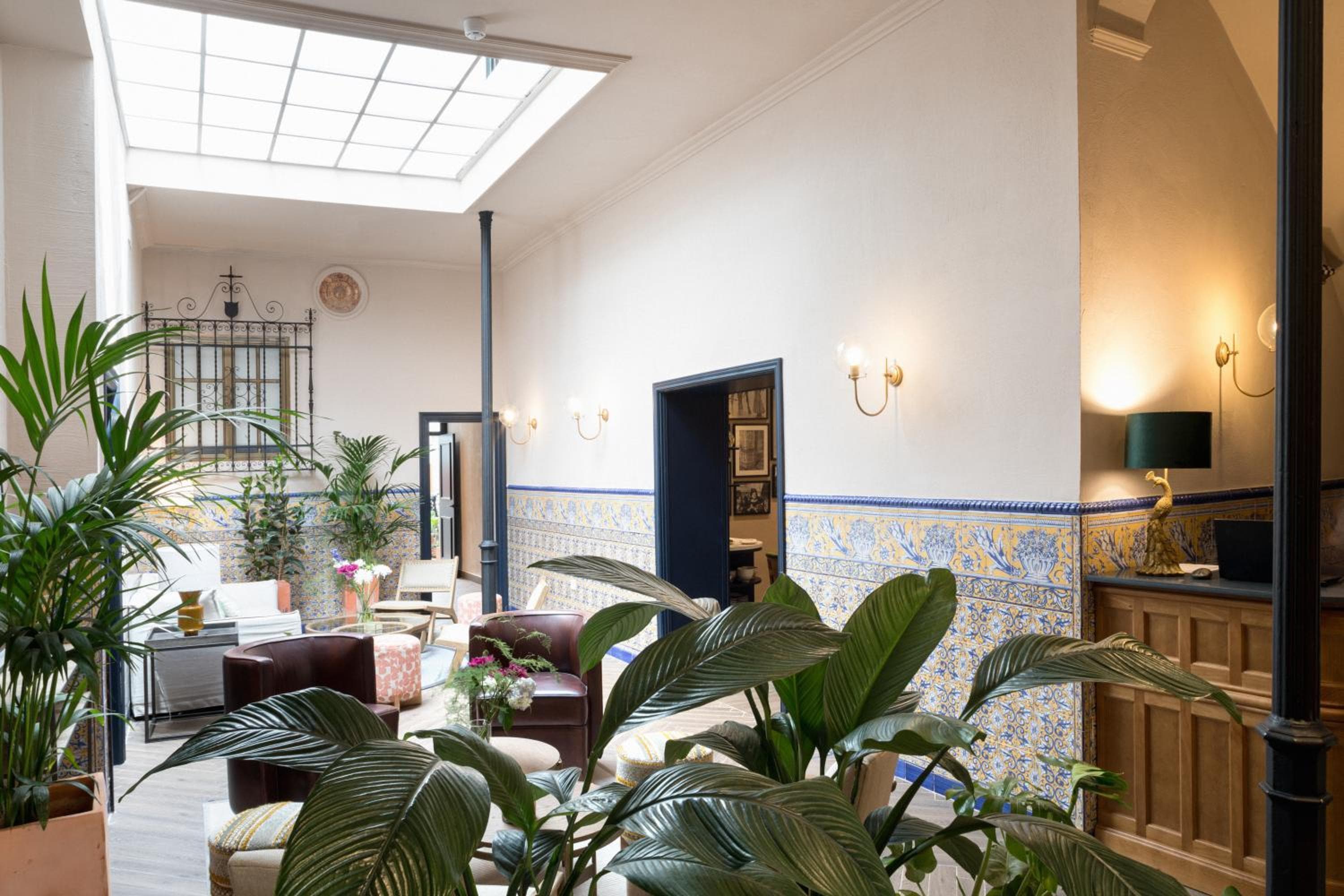 El Hotel Honesto San Pedro — 22