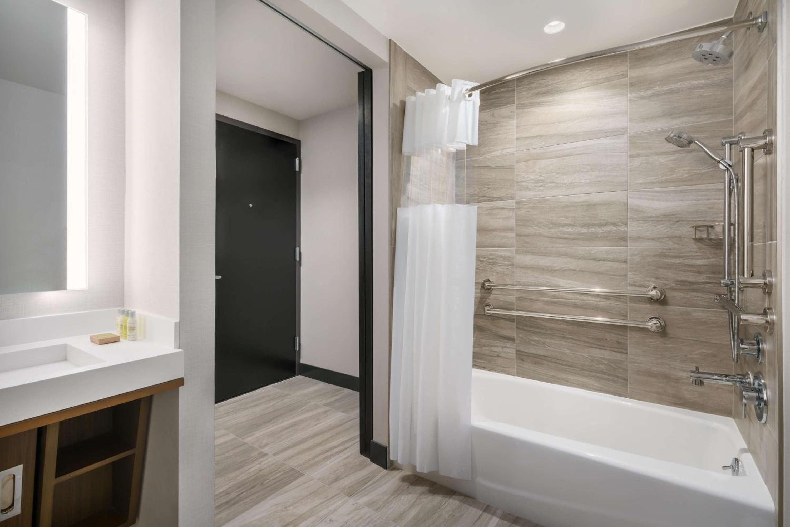 DoubleTree by Hilton New York Times Square South — 16