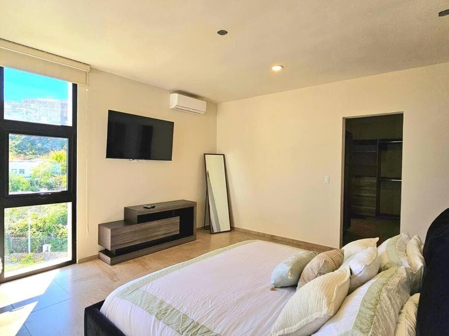 Amazing Panoramic View from Penthouse in Pedregal — 21