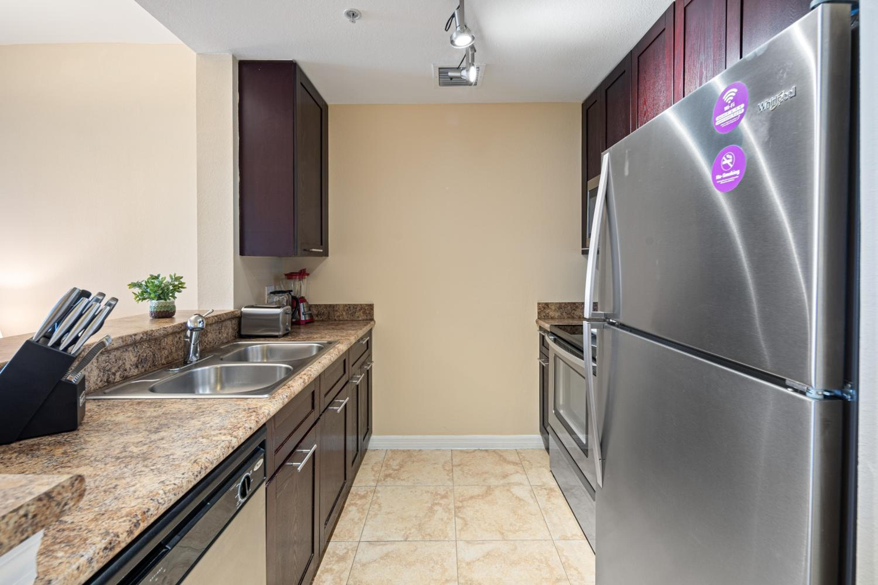 Dharma Home Suites South Miami en Red Road Commons — 29