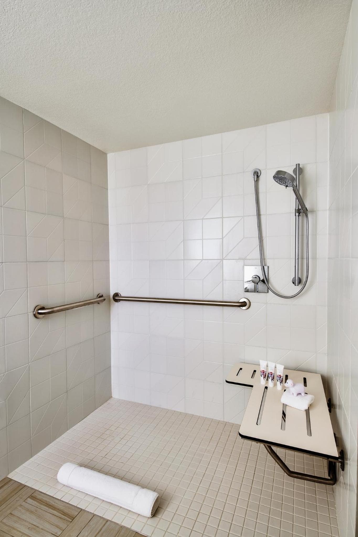 Virgin Hotels Las Vegas, Curio Collection by Hilton — 8