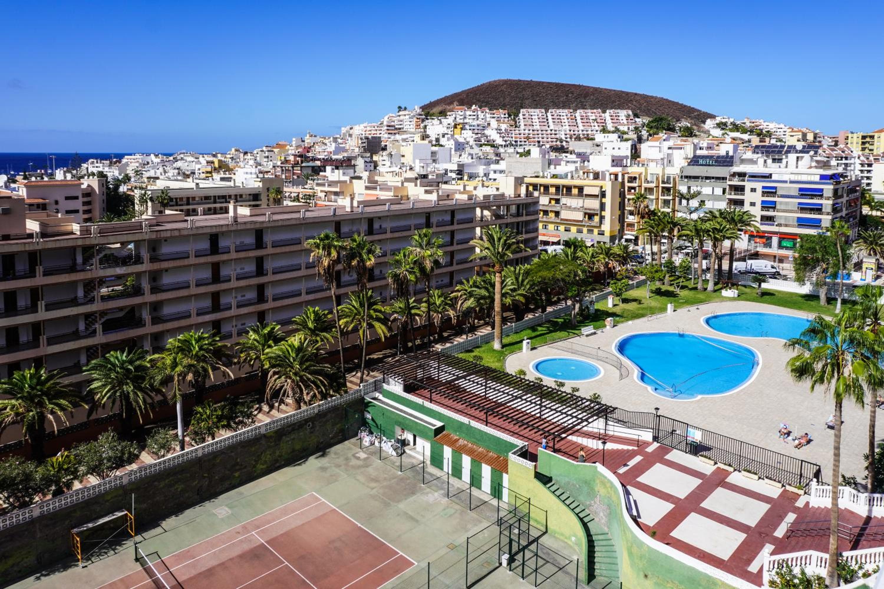 Vistamar, Piscinas, Tenis y vistas al Mar, Los Cristianos — 1