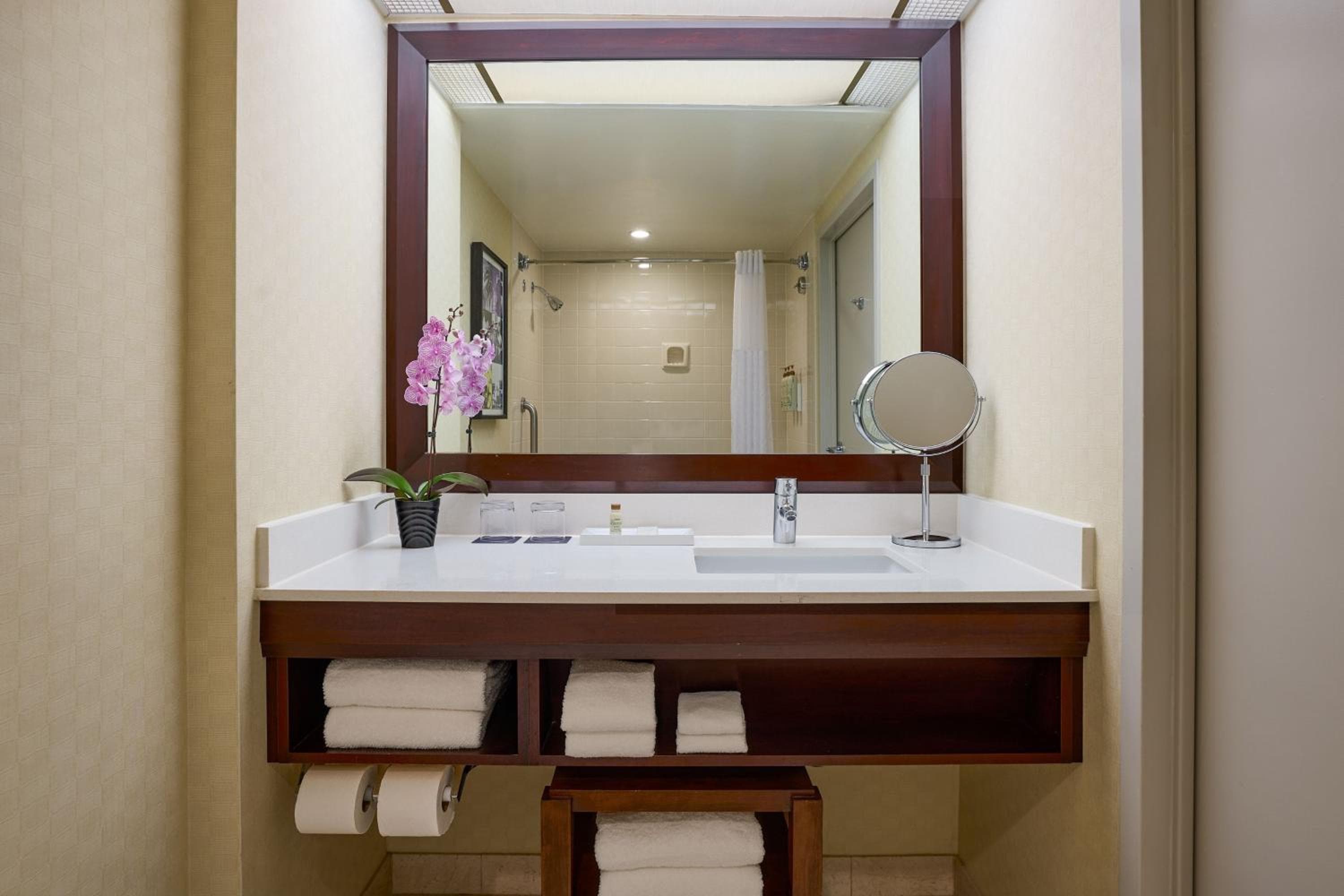 Hotel rinascimentale dell'aeroporto di Los Angeles — 18