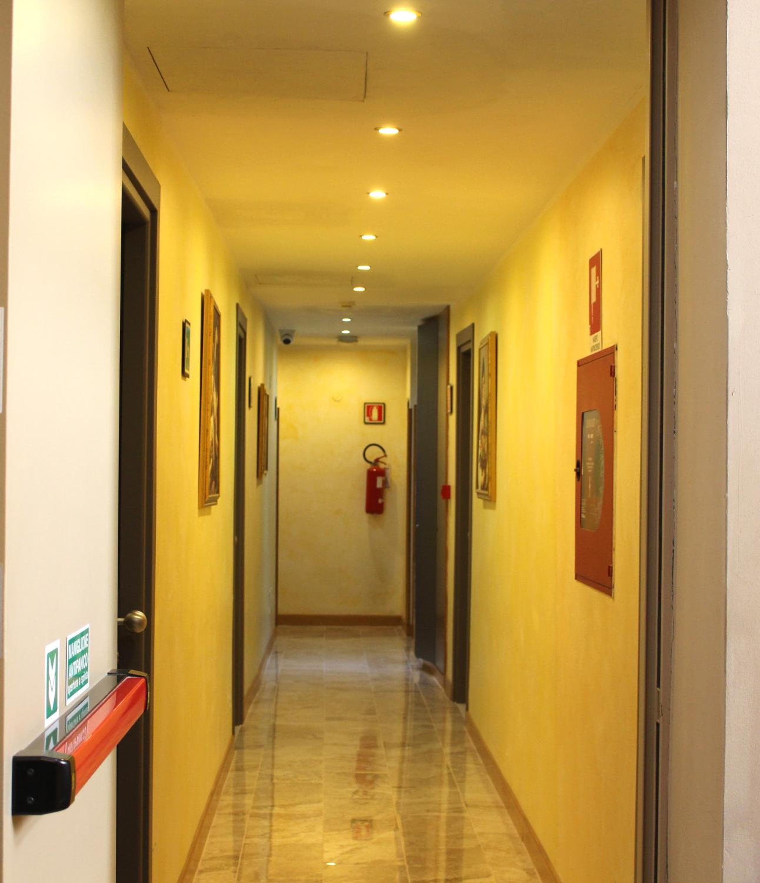 Club Hotel — 8