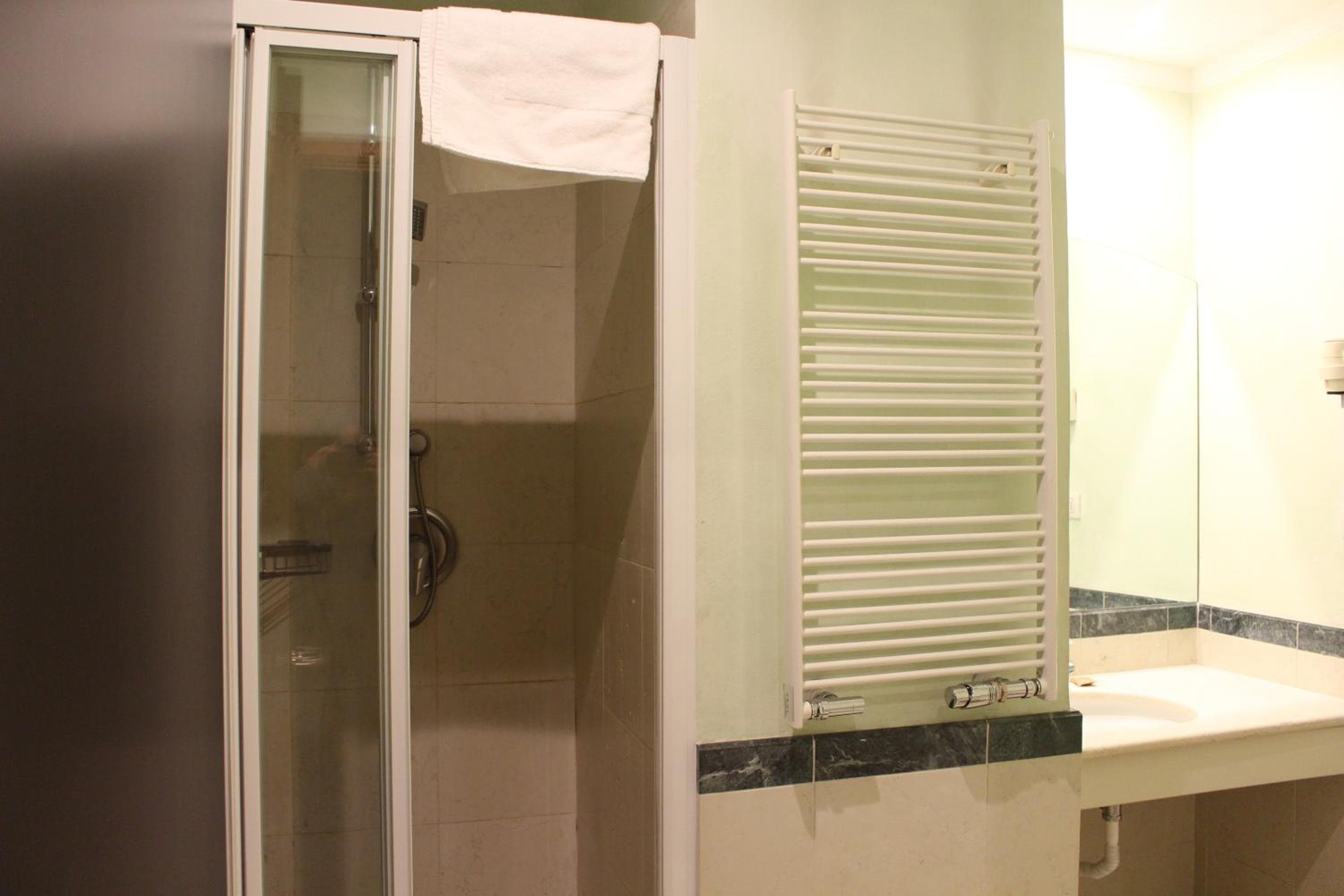 Club Hotel — 28