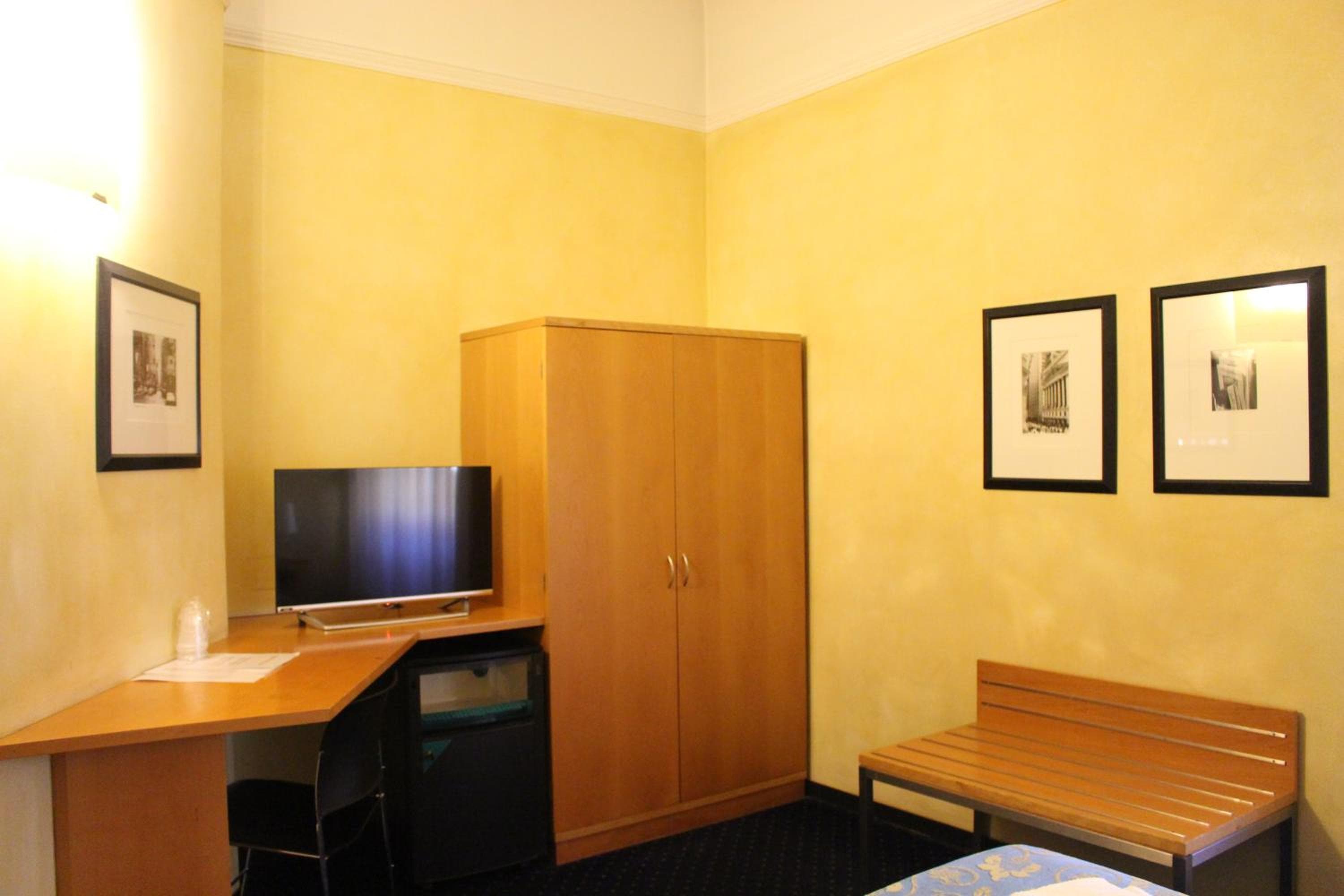 Club Hotel — 25